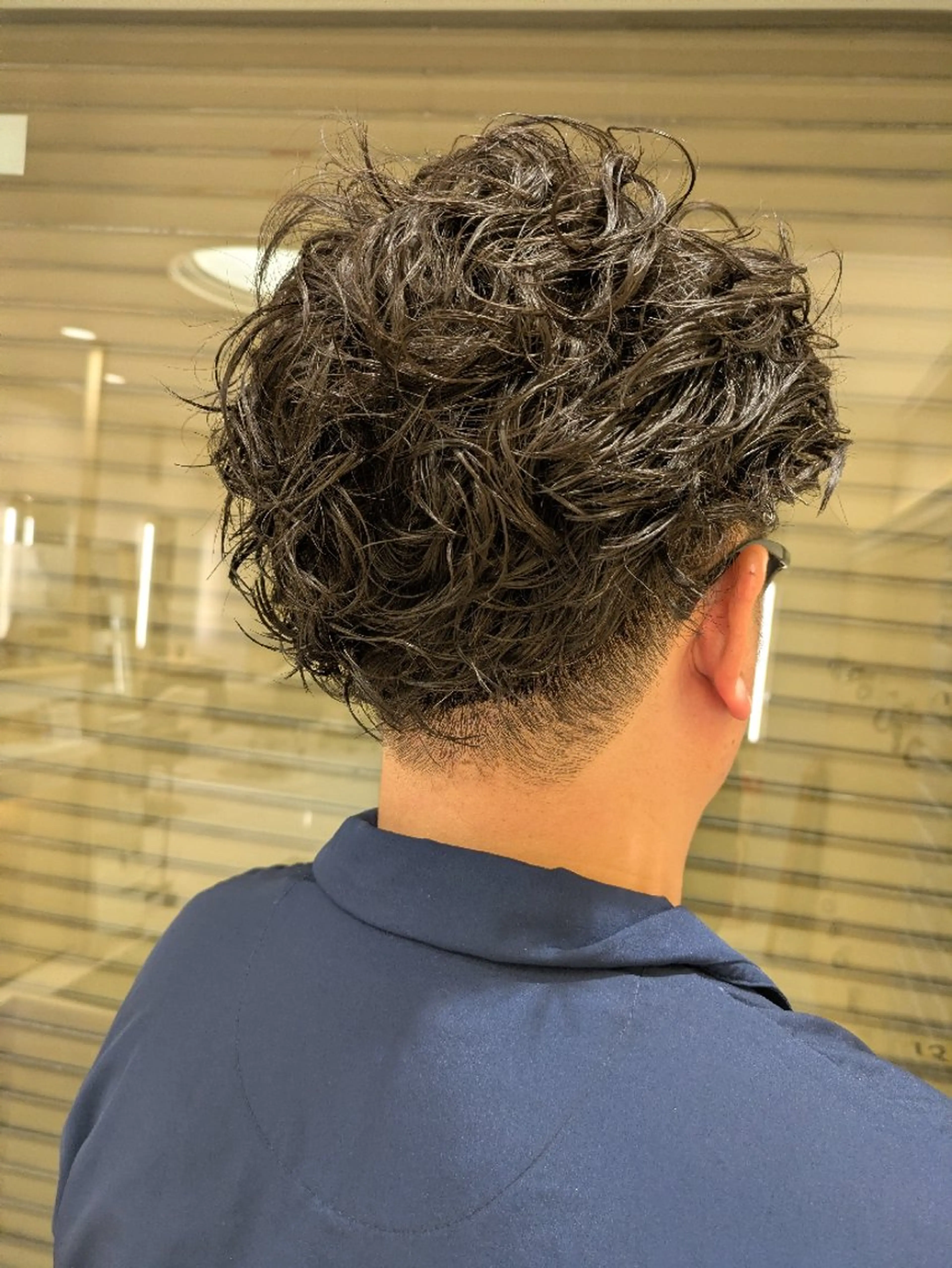 ショート パーマ メンズ メンズパーマ ツーブロック カット パーマ 佐々木 萌のヘアスタイル