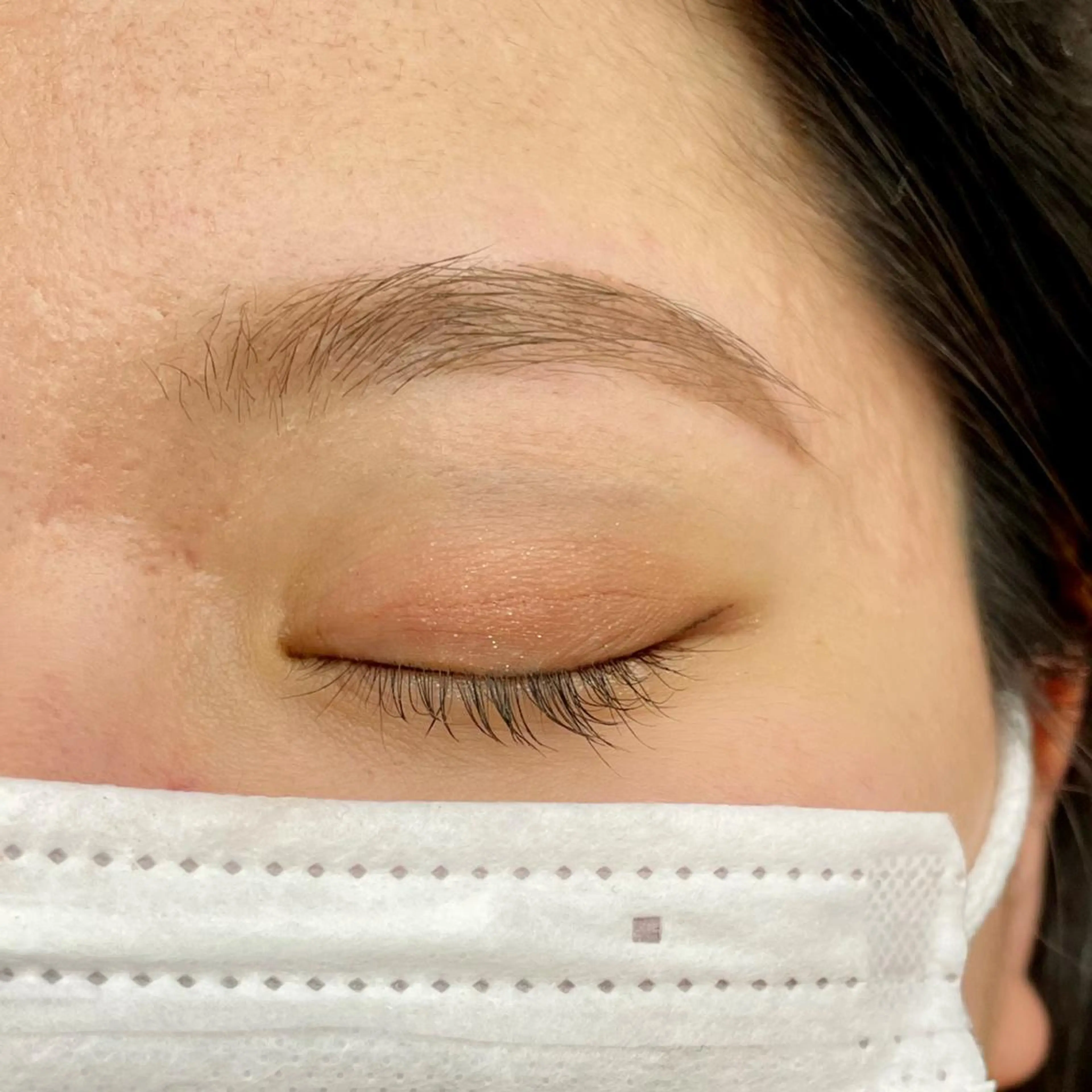 アイブロウ 鍵山 千秋のヘアスタイル