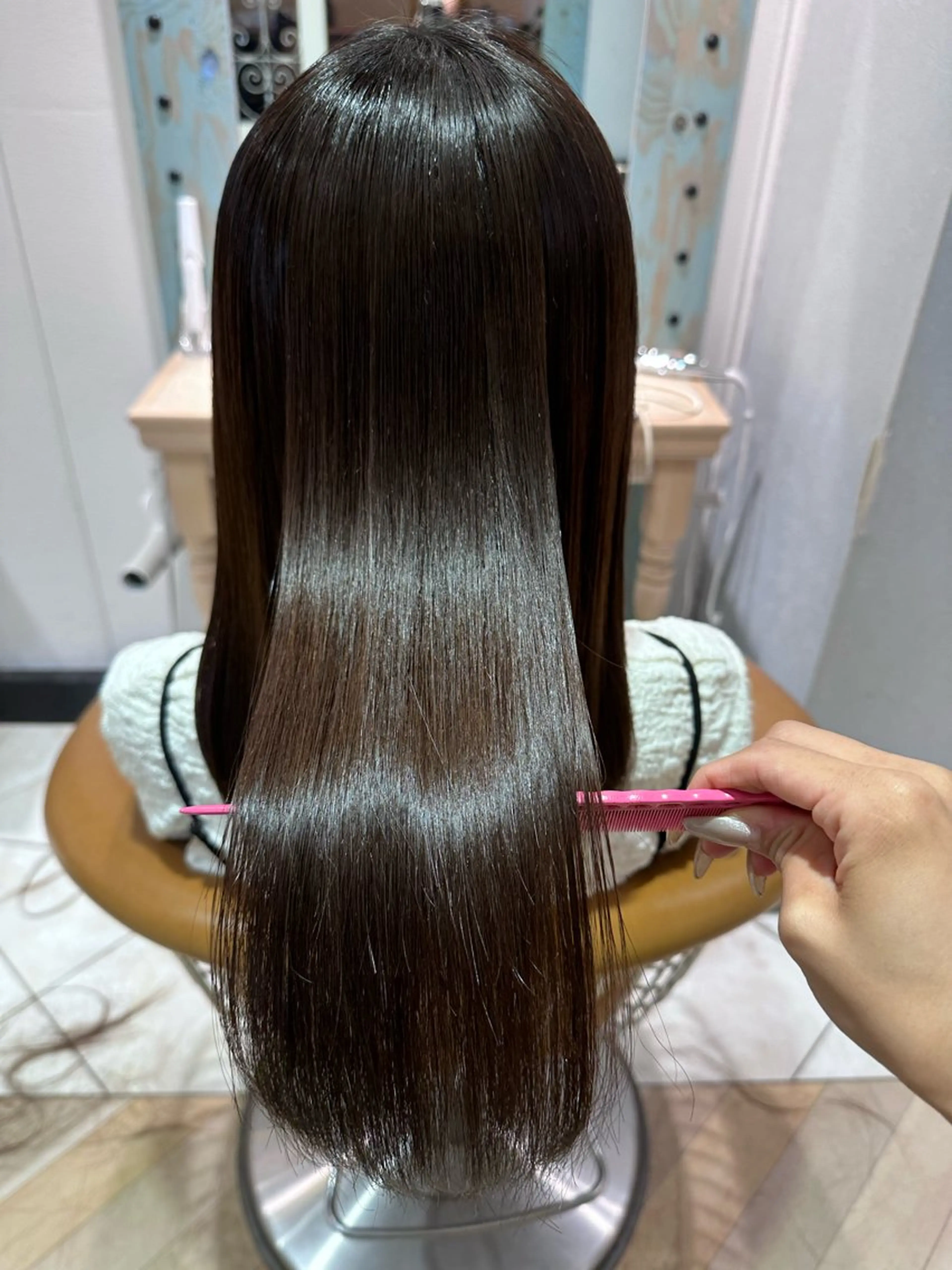 ロング カット ヘアカラー 縮毛矯正 トリートメント 髪質改善　縮毛の達人 矢井由真のヘアスタイル