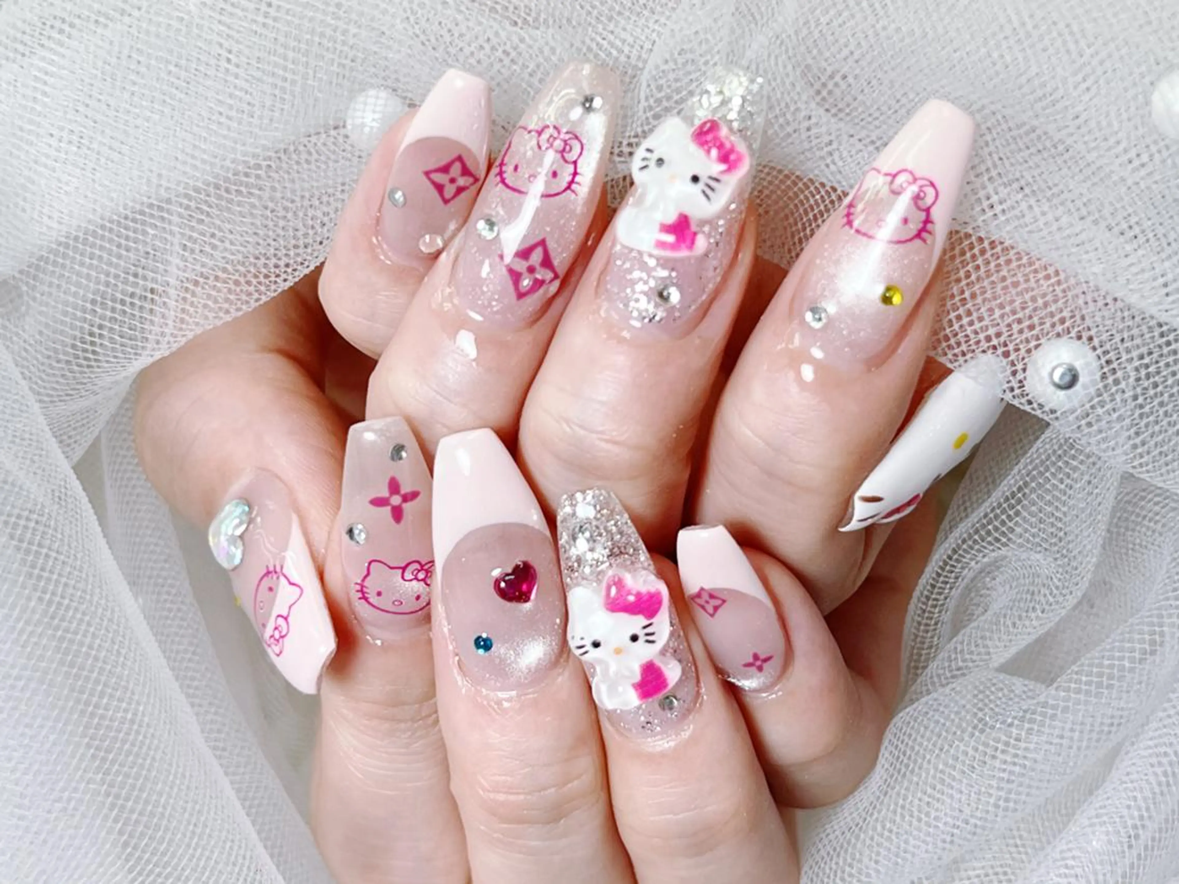 メンズ ネイル メンズ韓国風 アートネイル フレンチネイル ジェルネイル キラキラネイル ハンドネイル フットネイル Bloom kabukiのネイルデザイン