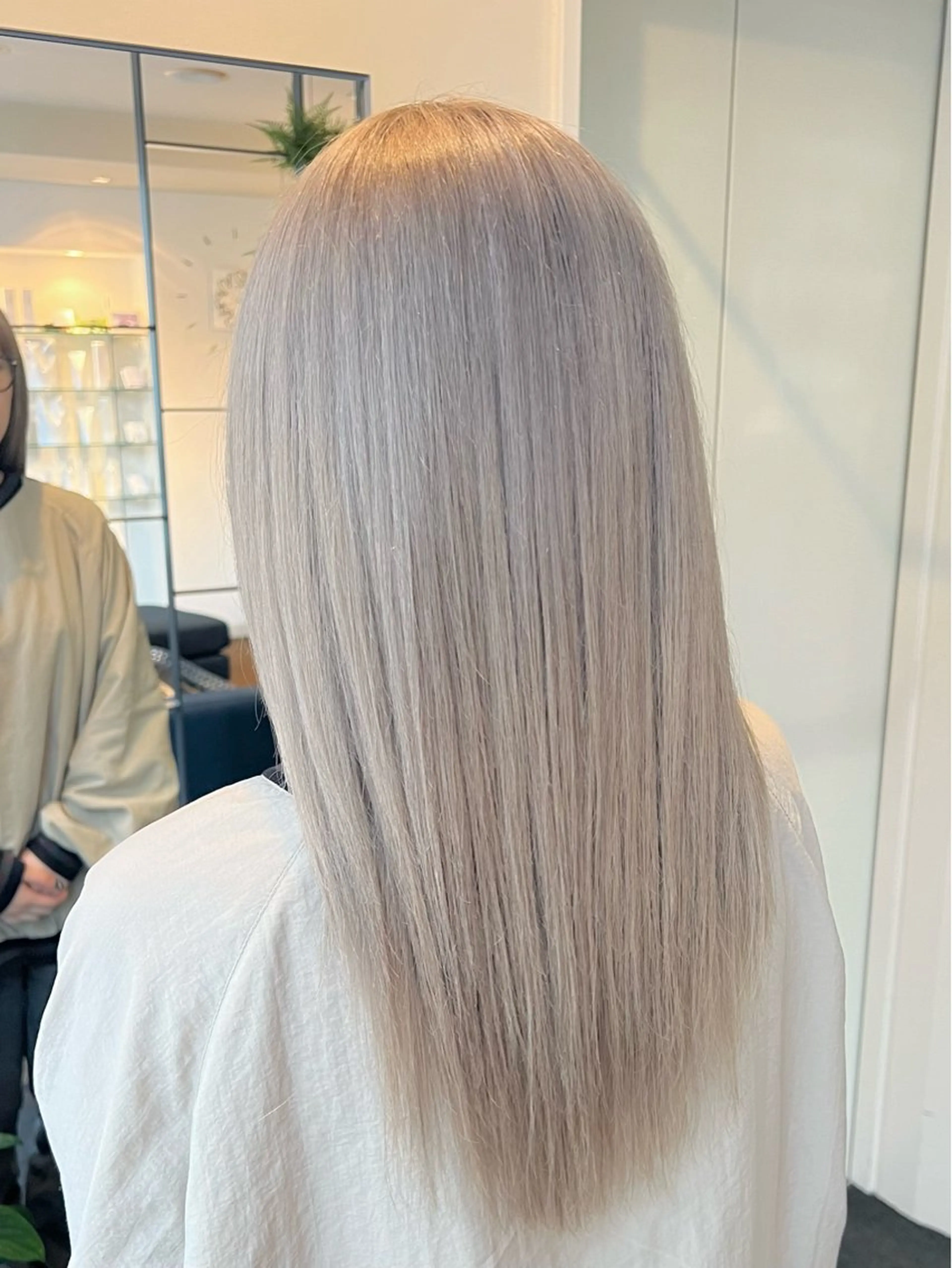 セミロング カラー ベージュカラー ホワイトベージュ ヘアカラー Hanna by W_SALONのヘアスタイル