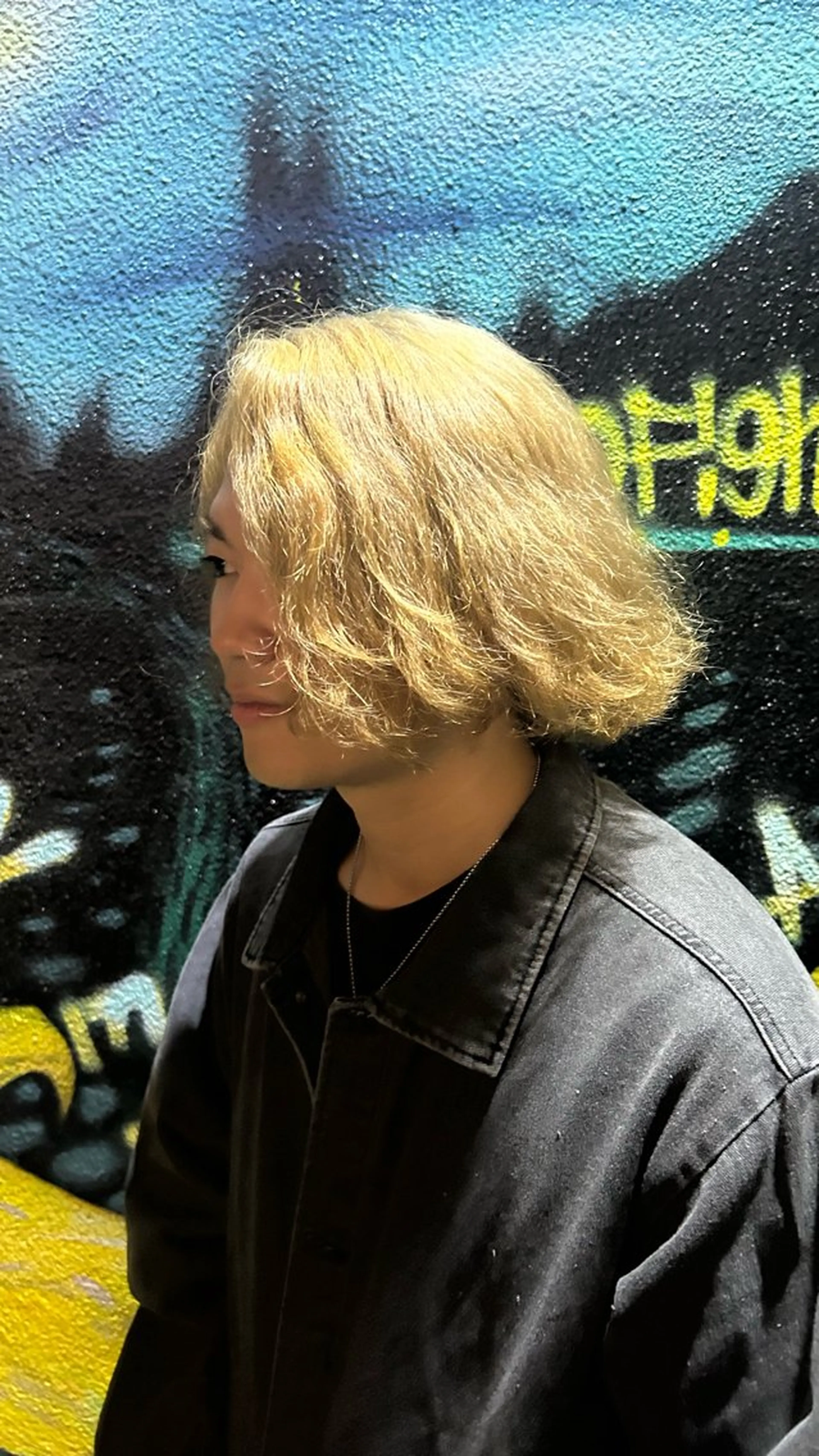 カラー メンズ メンズブリーチ ブリーチ グレージュ 外国人風カラー カット ヘアカラー トリートメント 有働由良／ハイトーン ／韓国メンズヘアのヘアスタイル