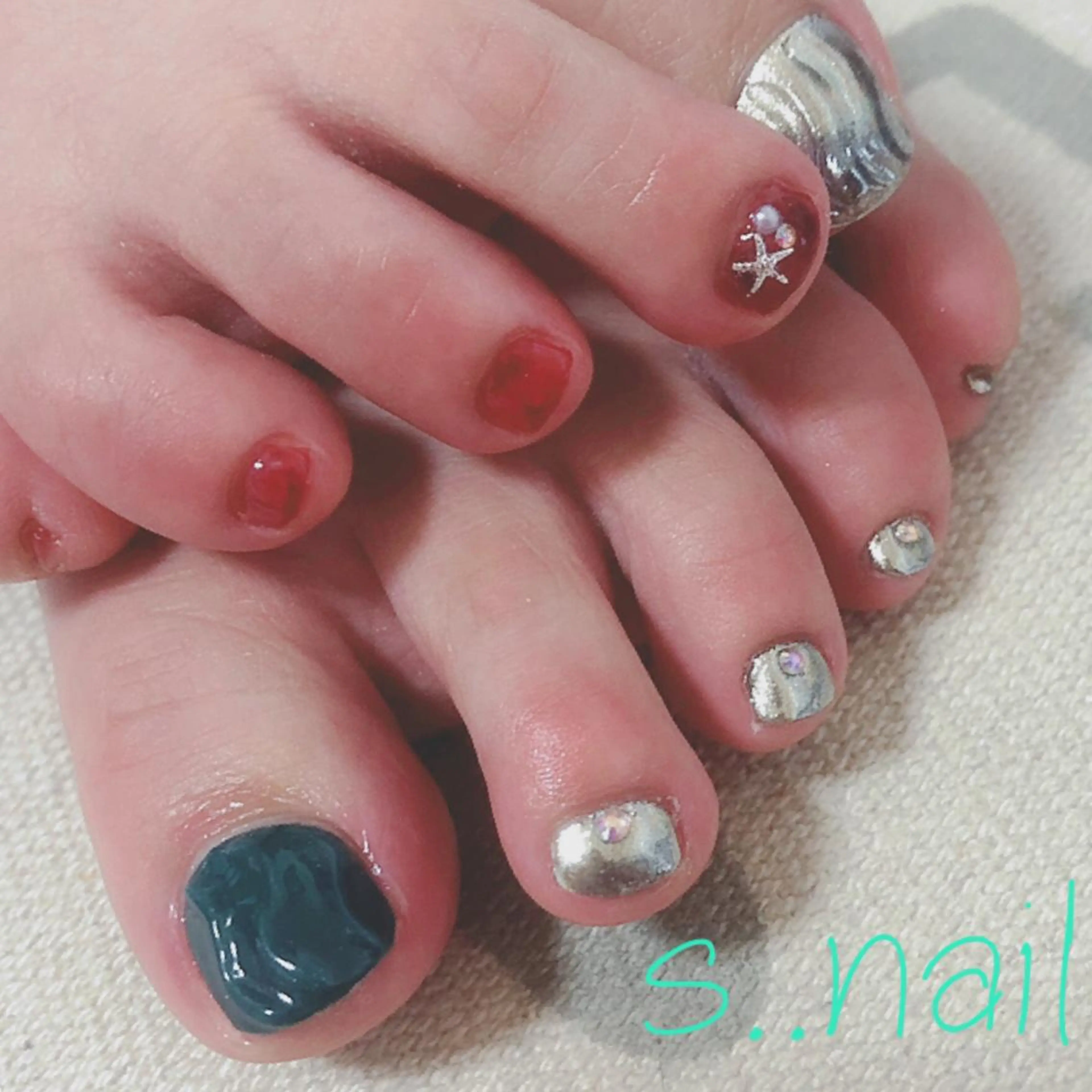 ネイル ミラーネイル ニュアンスネイル ハンドネイル フットネイル s..nail / MORITAのネイルデザイン