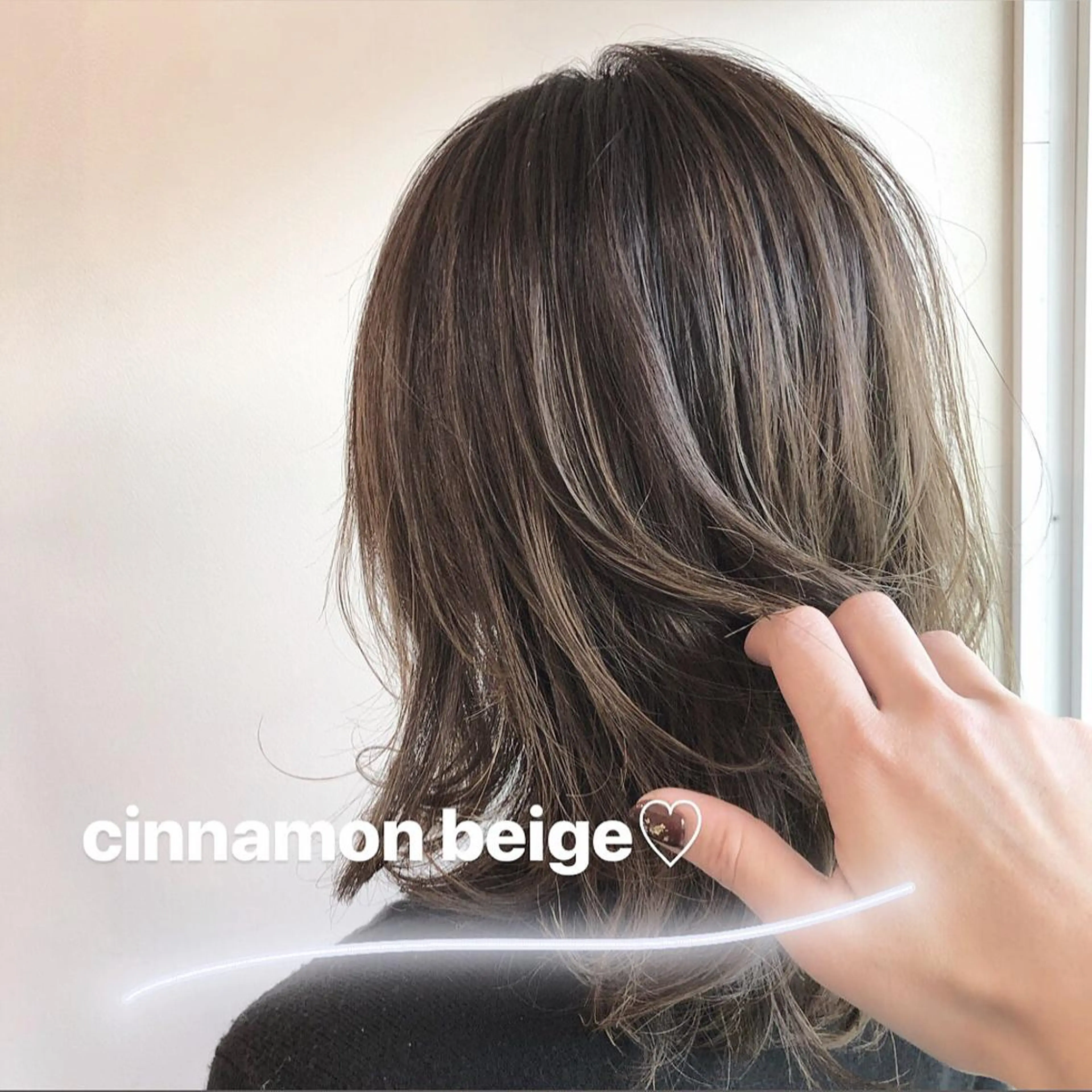 ミディアム カット ヘアカラー トリートメント ＨＩ ROのヘアスタイル