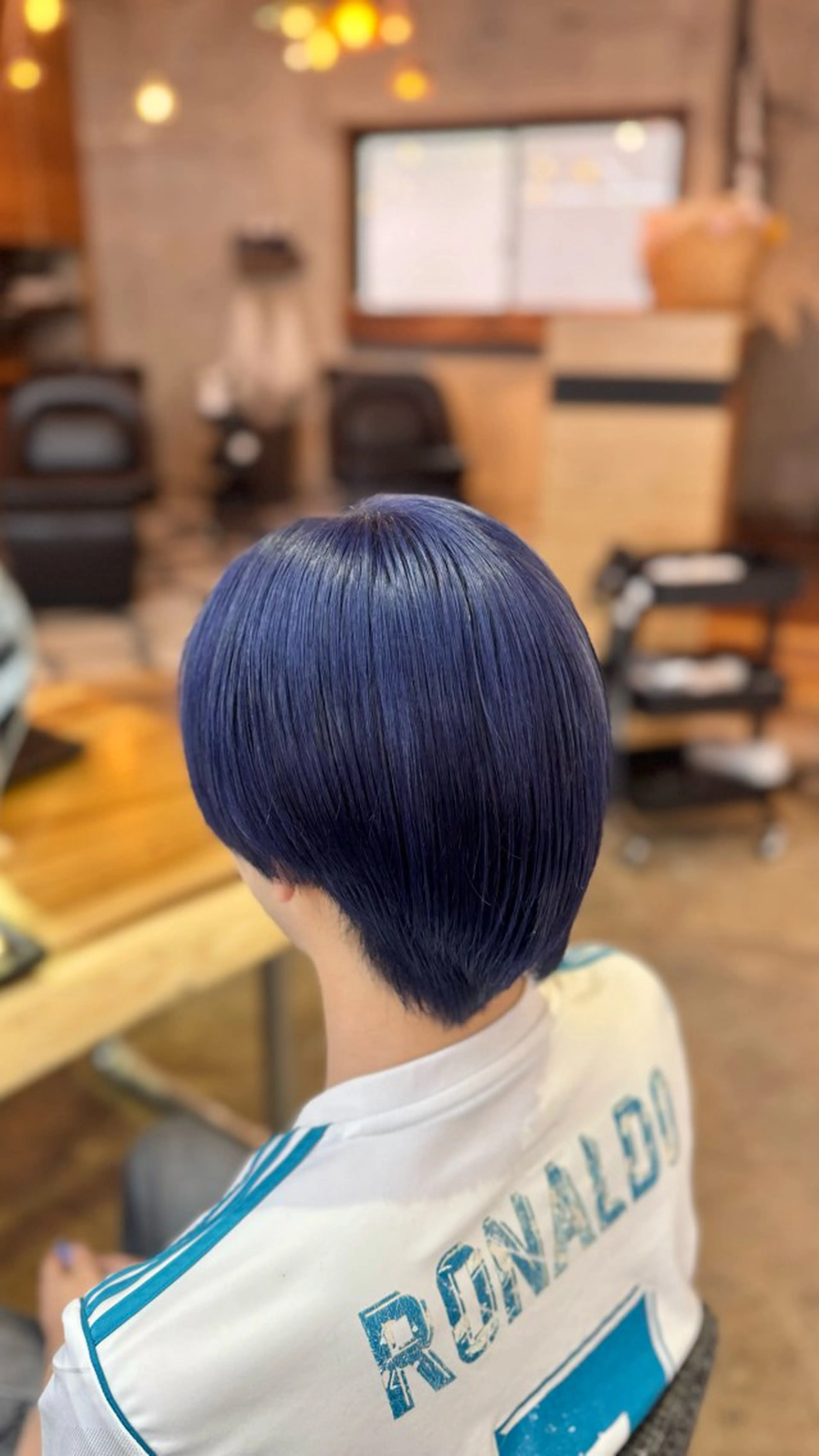 ショート カラー メンズ 黒髪 ブルーカラー ブルーブラック ヘアカラー トリートメント MAUVE MIYUのヘアスタイル