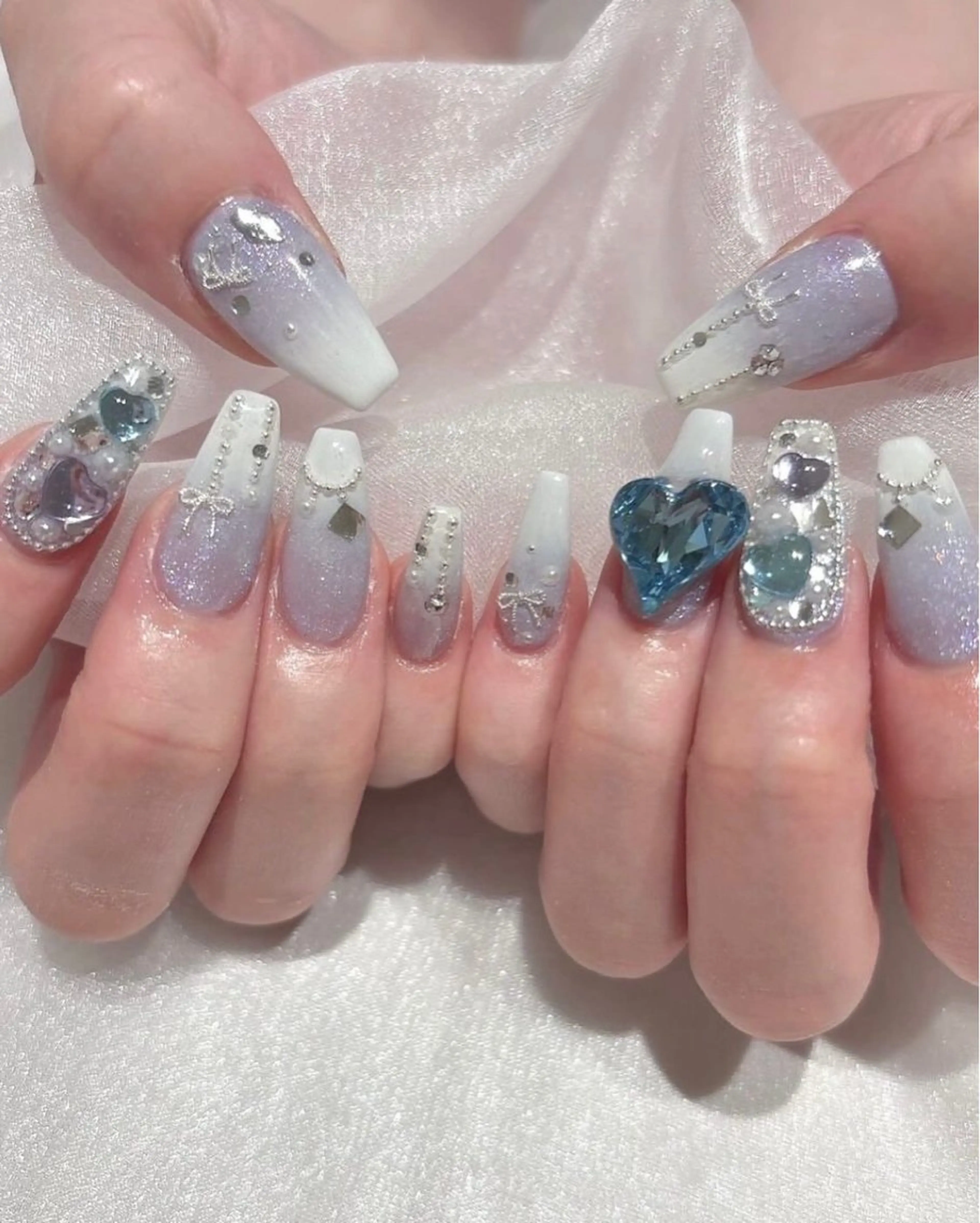 ネイル アートネイル 長さ出し ジェルネイル マグネットネイル ニュアンスネイル ハンドネイル Cloudy Chan Nailのネイルデザイン