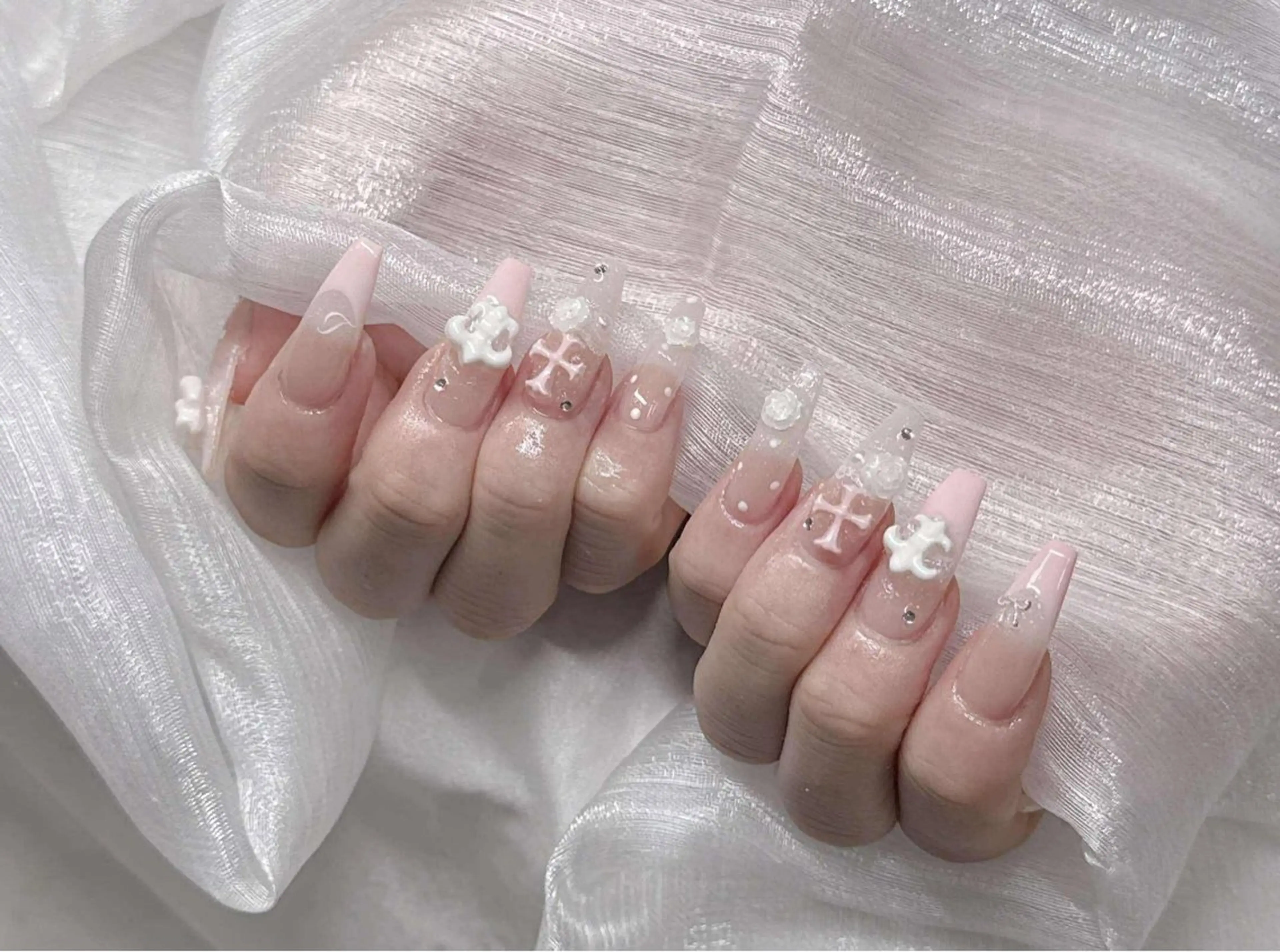 ネイル 長さ出し グラデーション 卒業式 キラキラネイル マグネットネイル ハンドネイル Lee Nailsのネイルデザイン