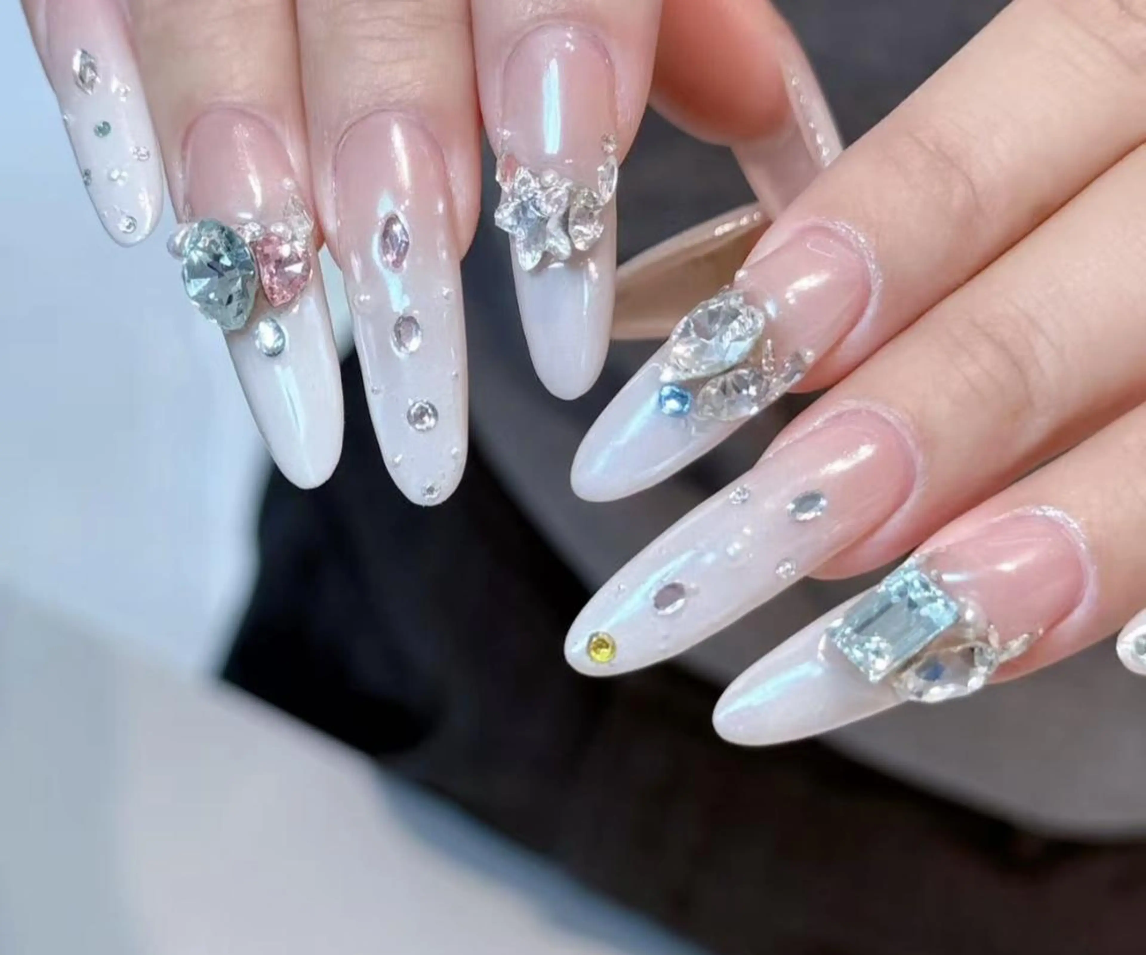 ネイル ハンドネイル 🎀 Ayaka_nailのネイルデザイン