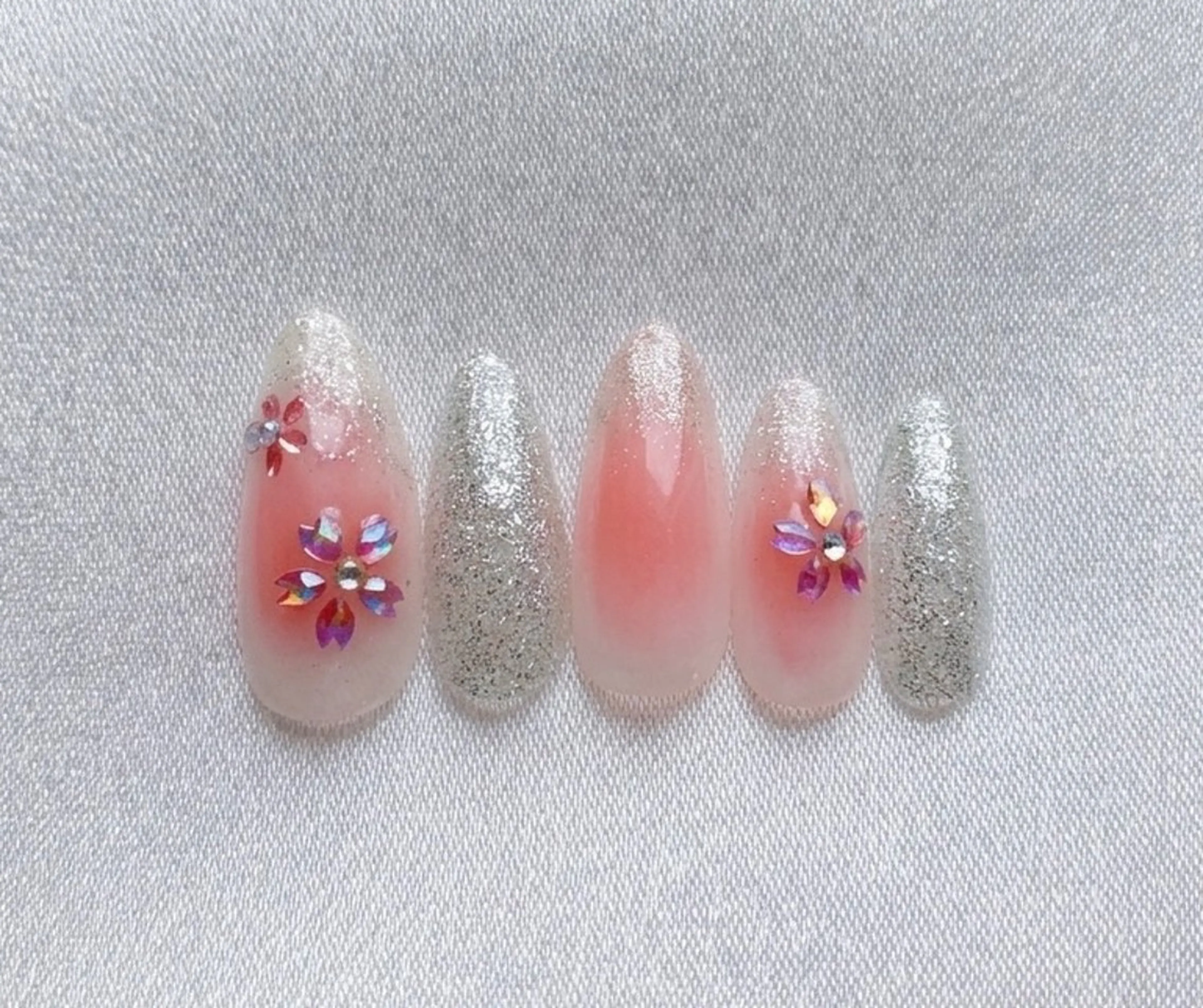 ネイル チークネイル 桜ネイル 春ネイル nail lumièreのネイルデザイン