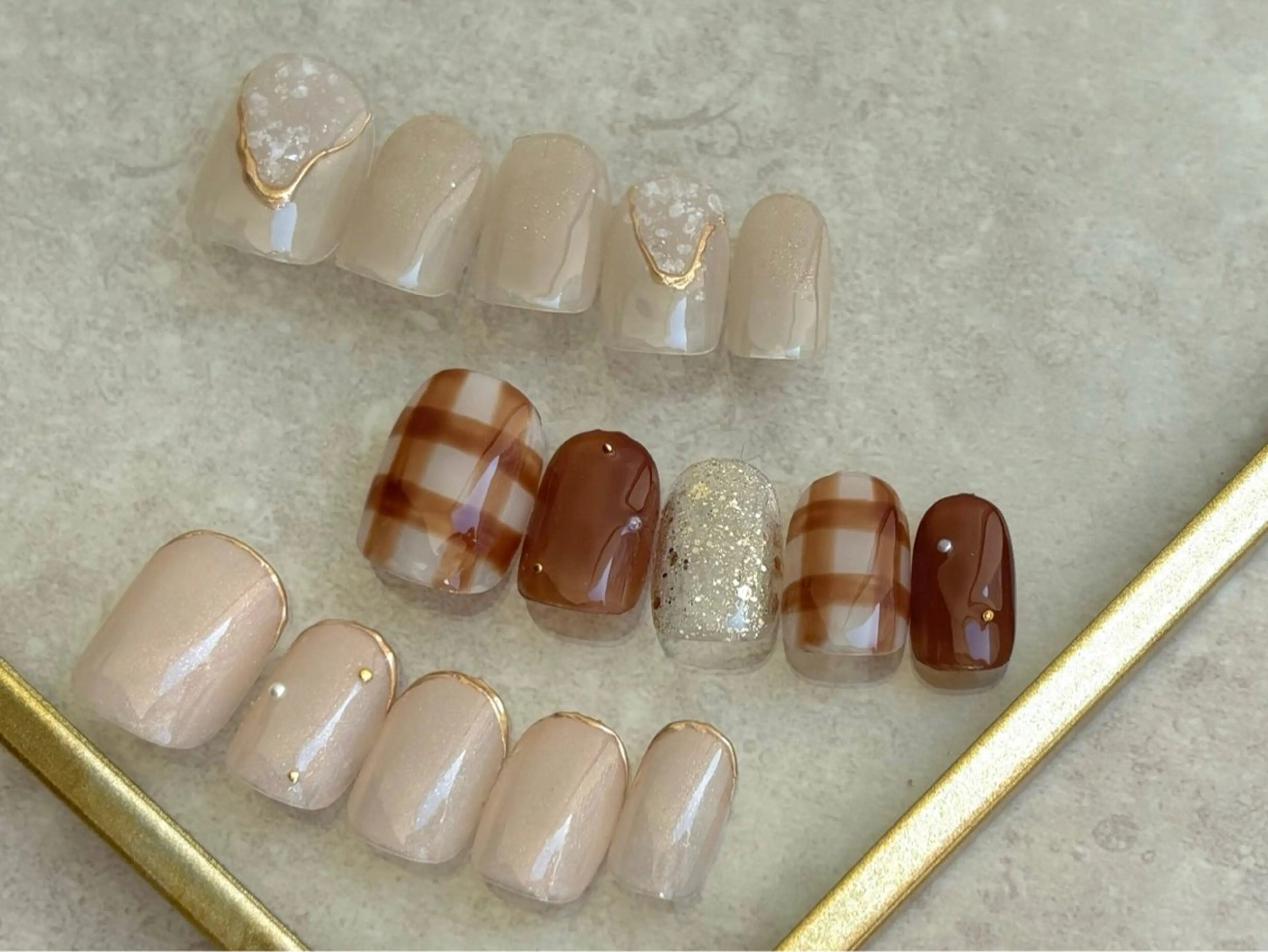 ネイル ニュアンスネイル aoi .のネイルデザイン