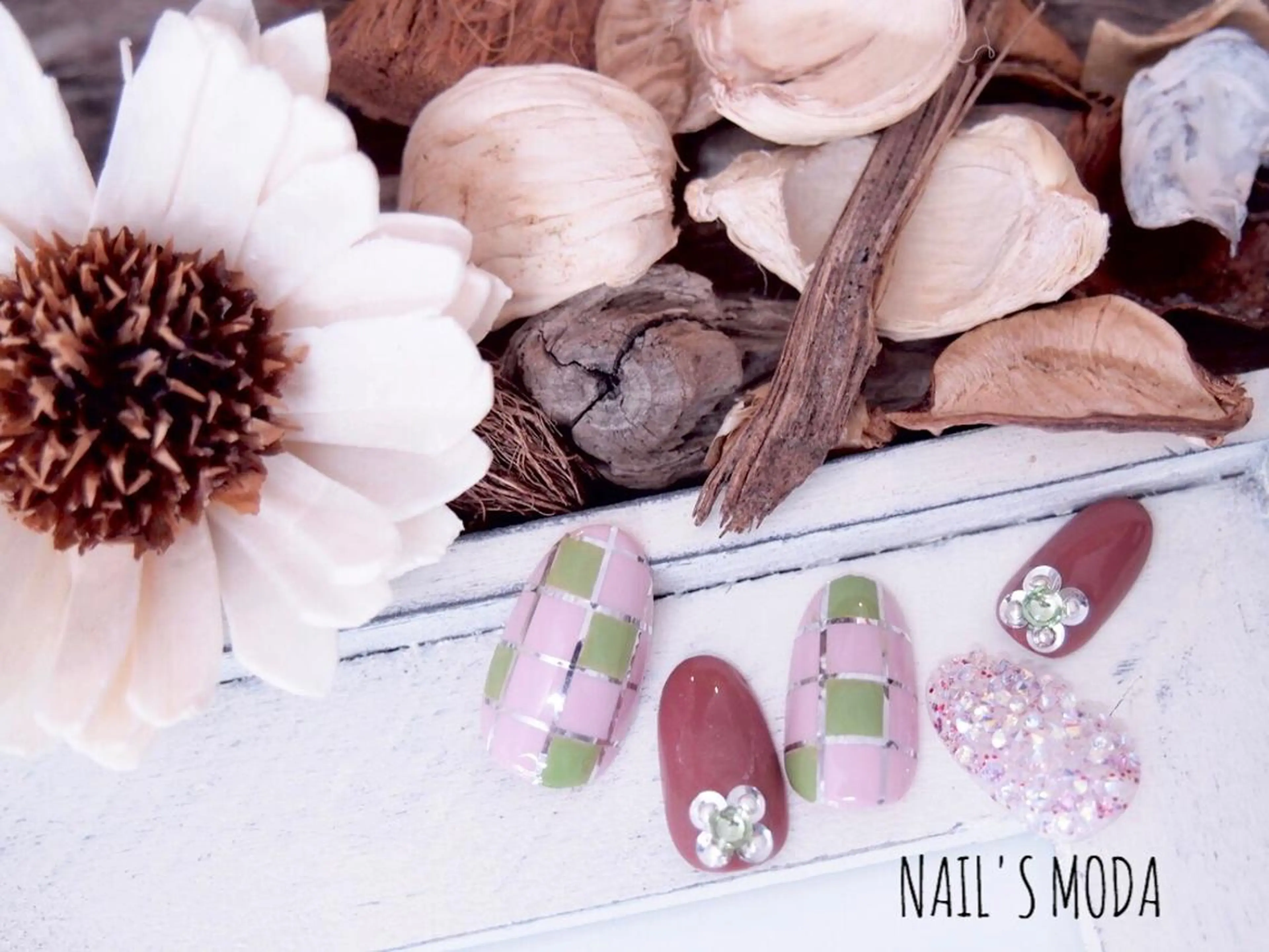 ネイル NAIL'S MODAのネイルデザイン