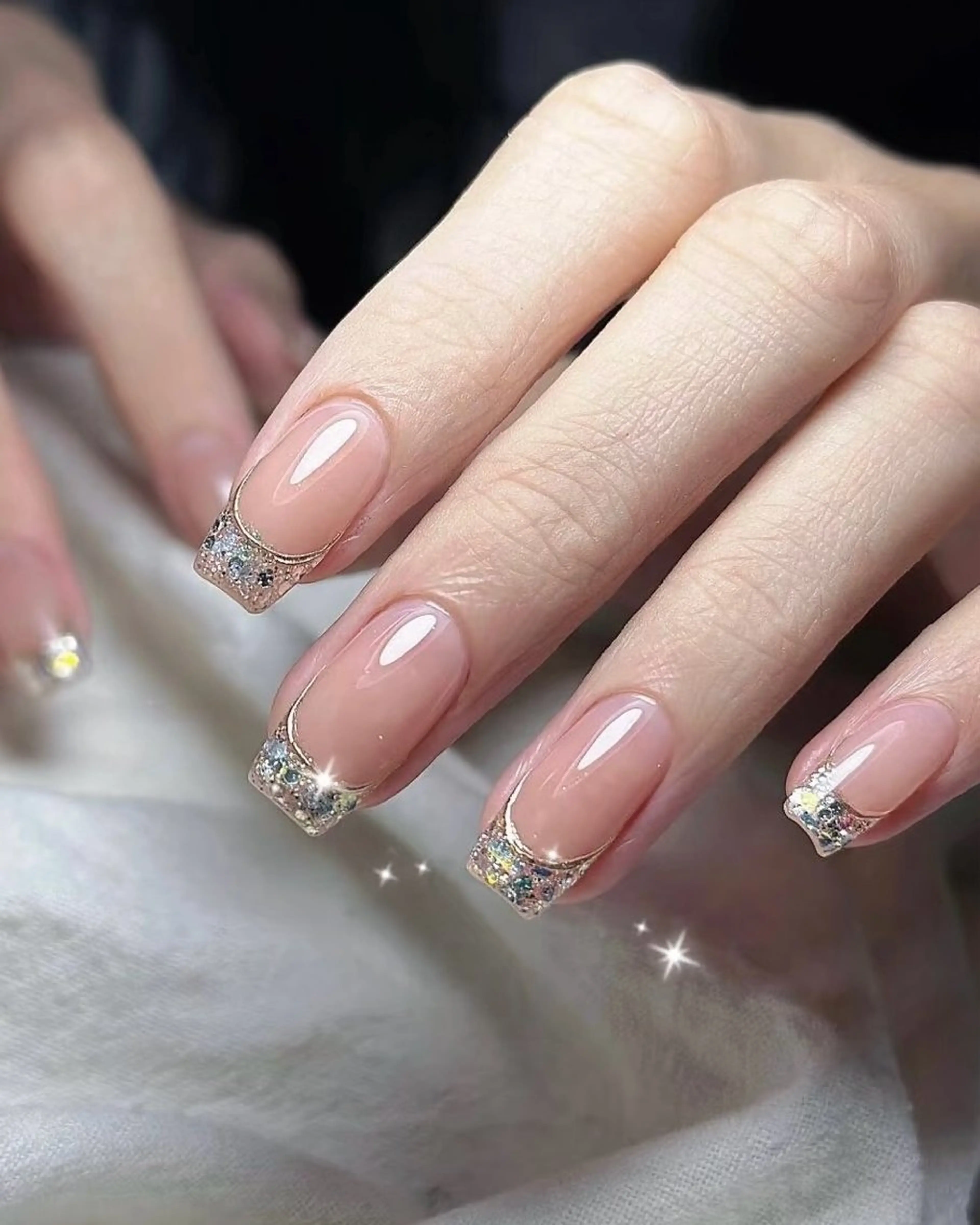 【高級感ネイル】マグネット× ミラーフレンチ&ガラスフレンチ ¥3300の写真