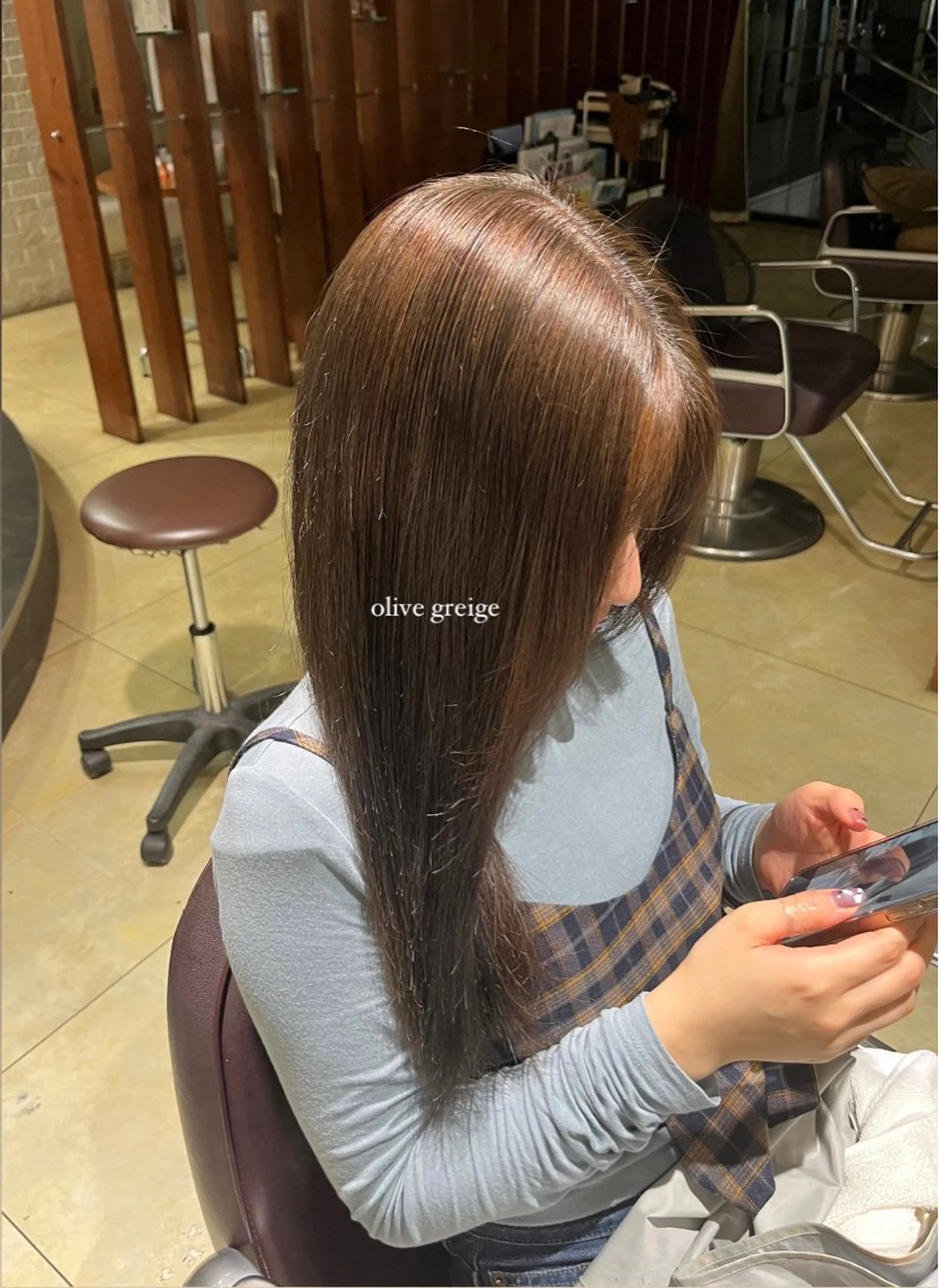 ロング カラー 大野 桃果のヘアスタイル