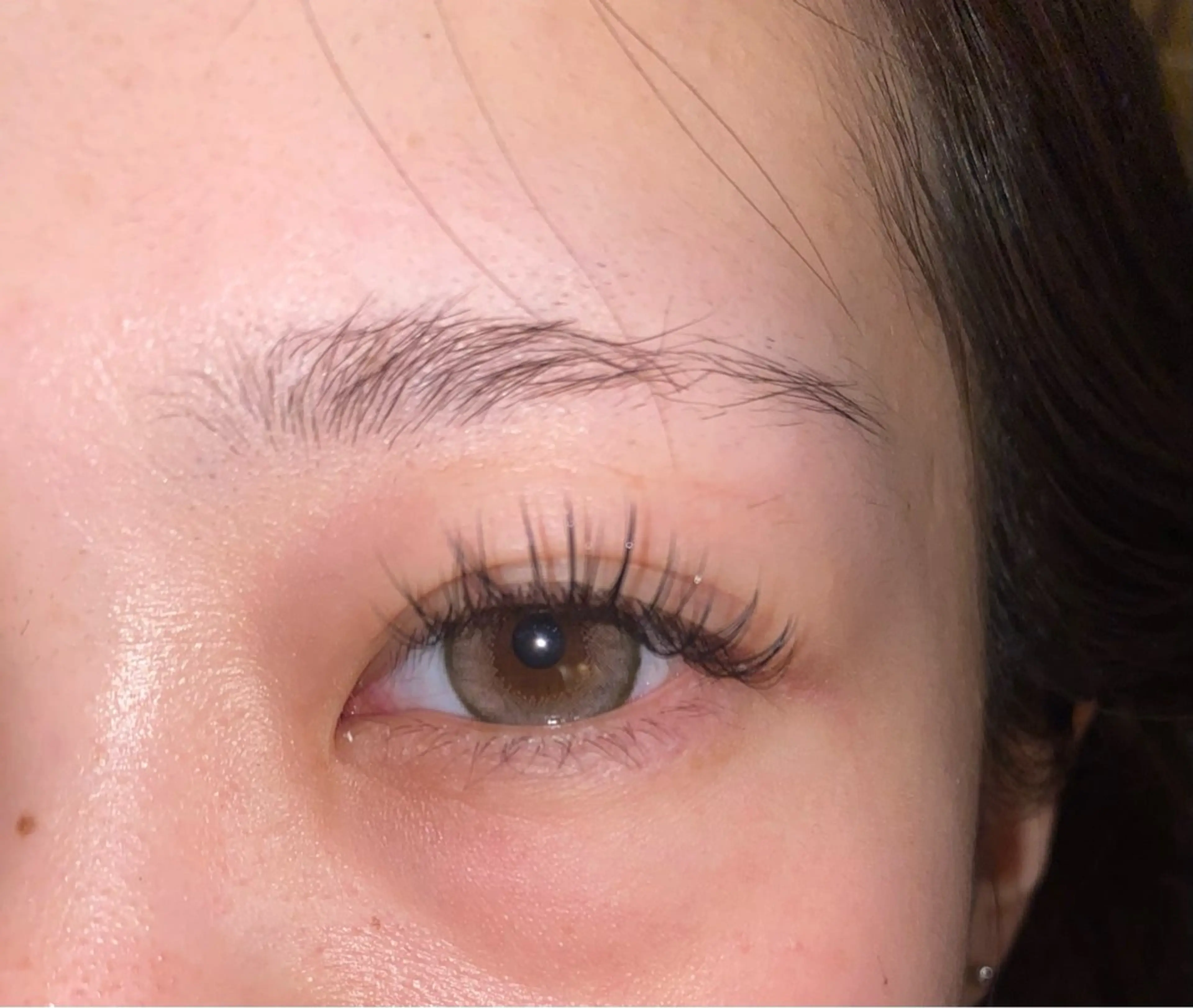 マツエク・マツパ フラットラッシュ Bish Yanaのヘアスタイル