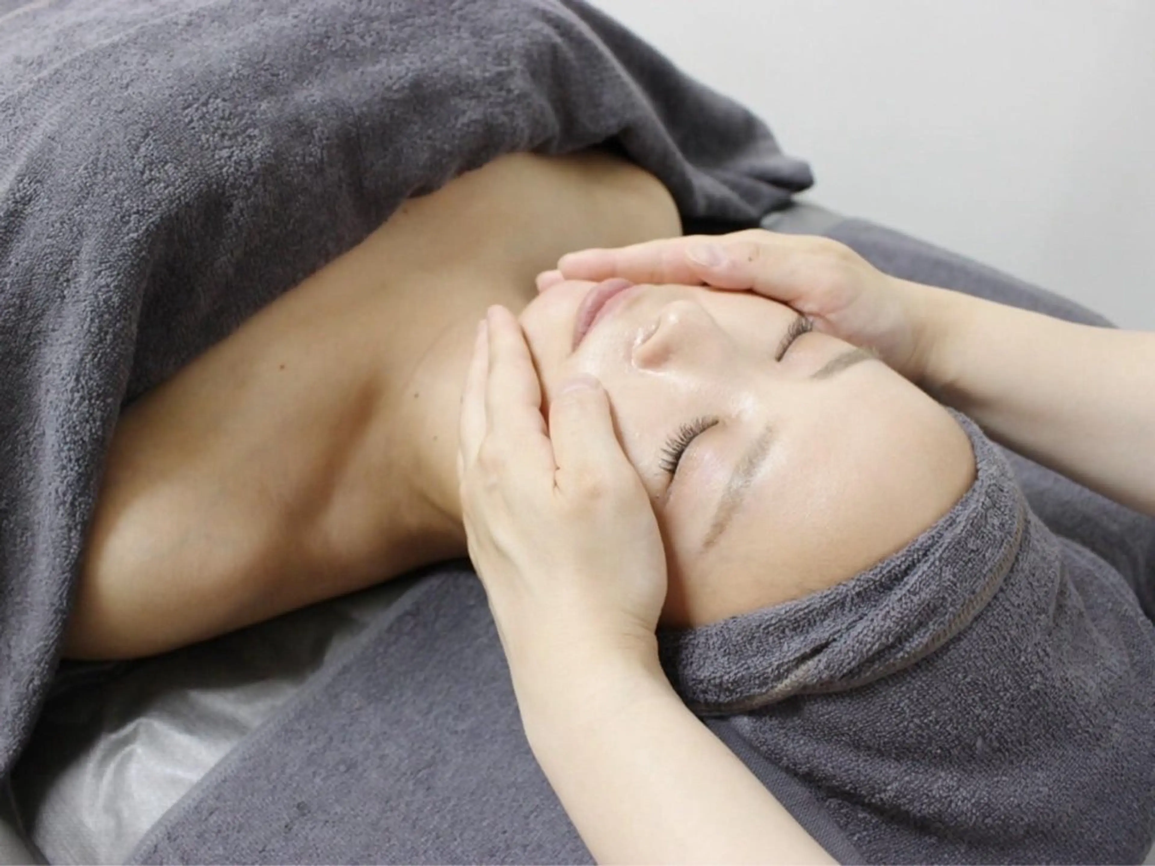 【年齢肌必見】シミしわ★エイジングケア【美容液導入+リンパマッサージ】の写真