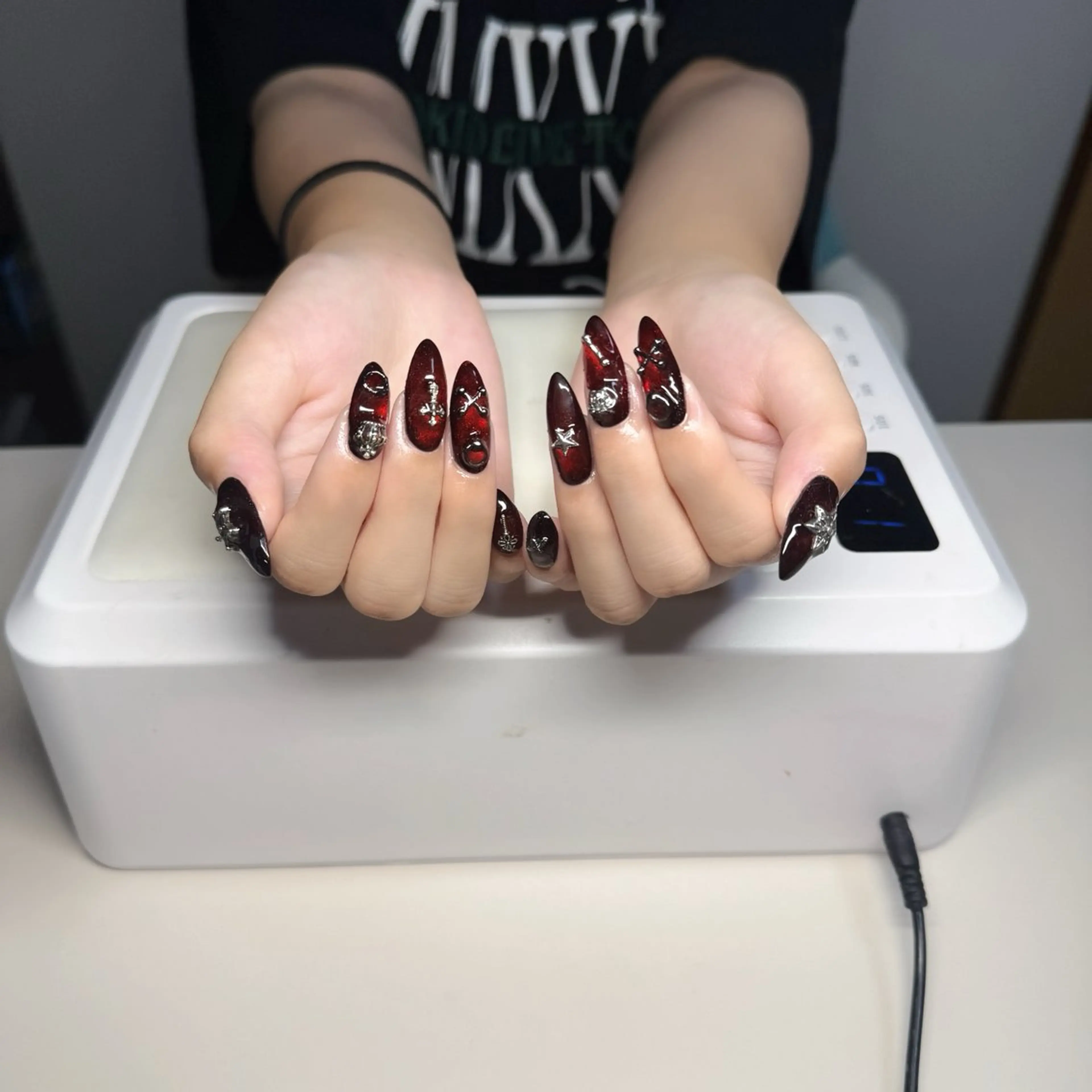 ネイル チークネイル フレンチネイル グラデーション 韓国ネイル マグネットネイル Hana nail所属・Hana Nailのネイルデザイン