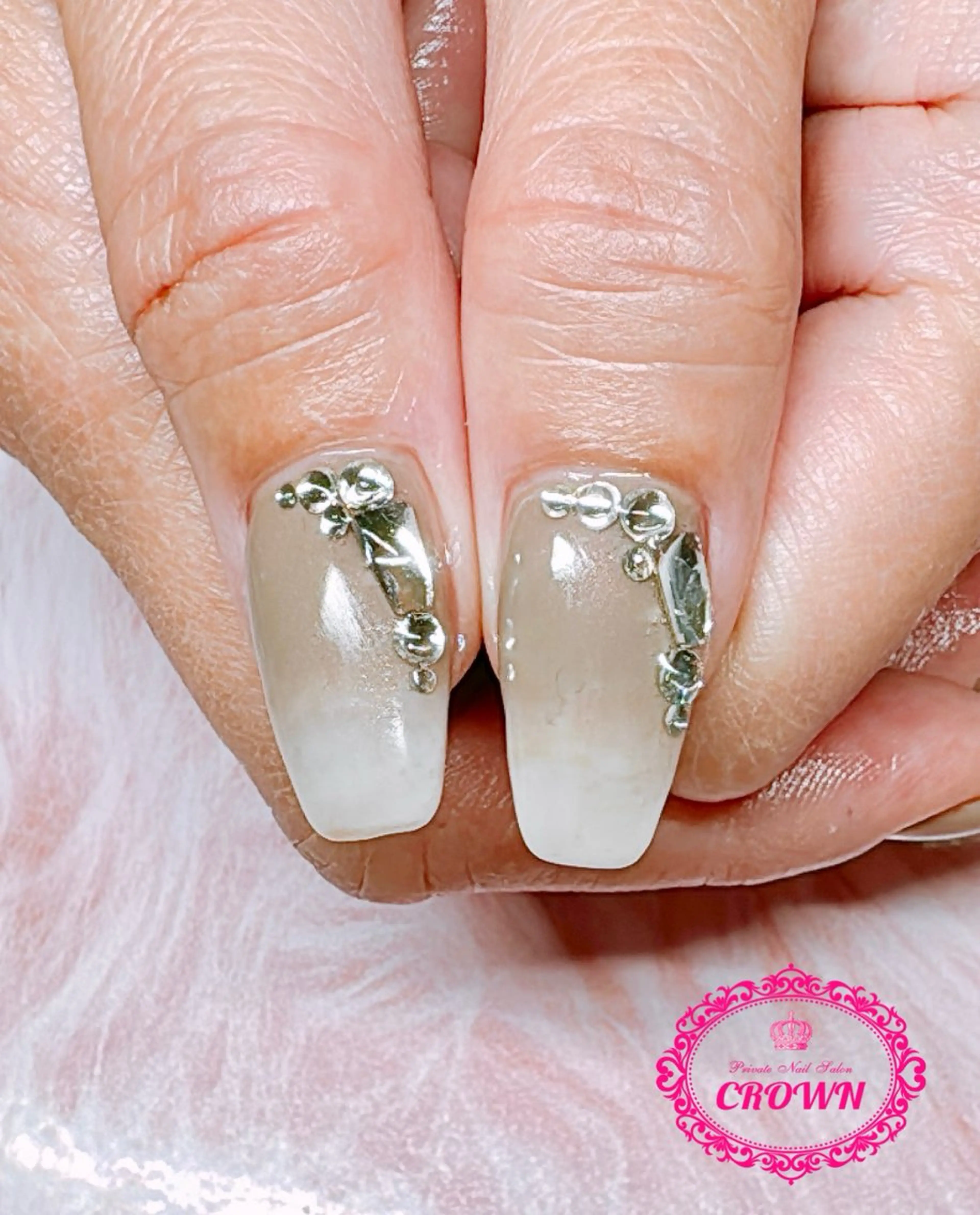 ネイル CROWN プライベートサロンのネイルデザイン