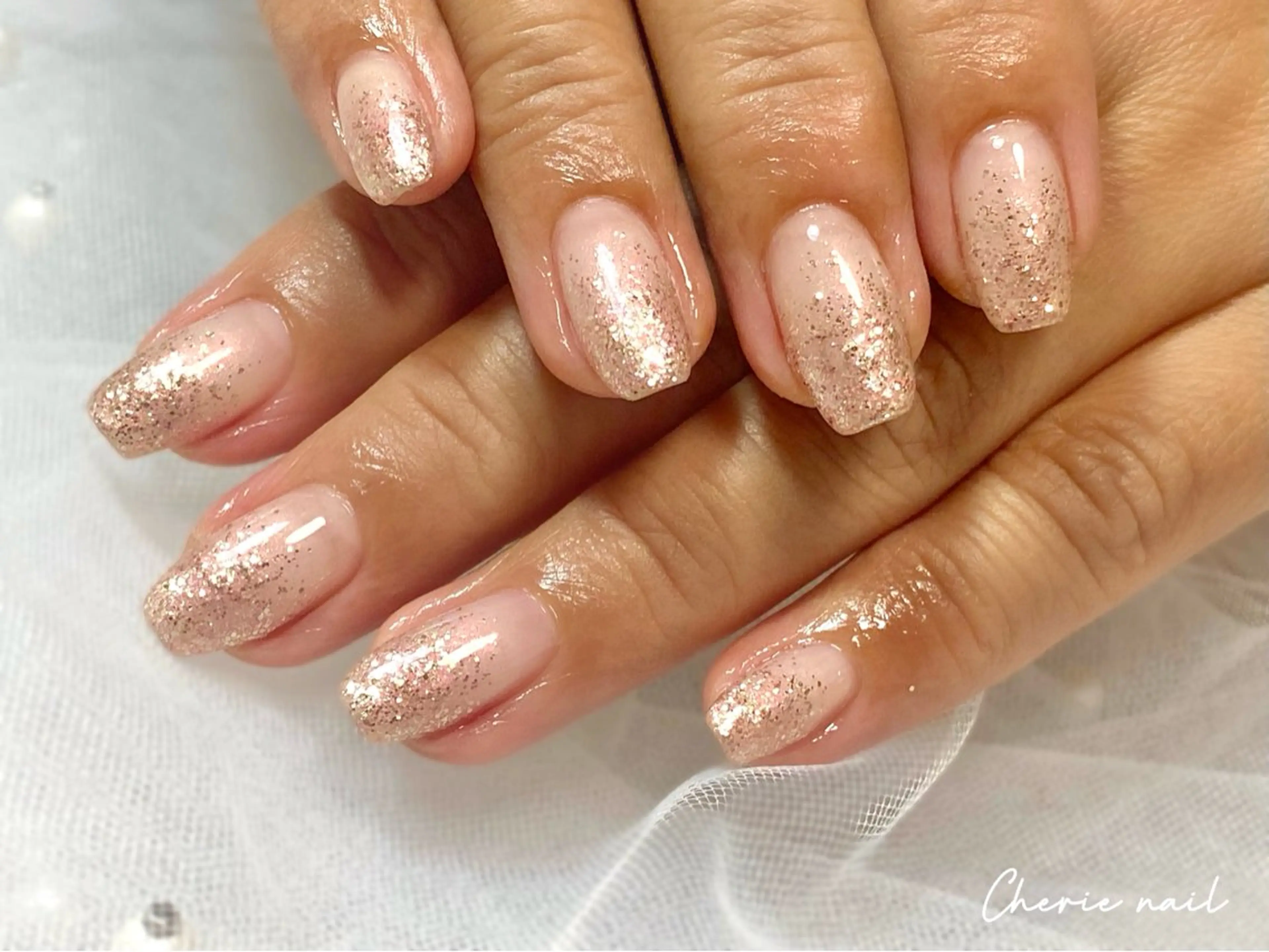 ネイル ジェルネイル グラデーション ラメ(グリッター) オフィスネイル ピンク ハンドネイル Cherienail yunaのネイルデザイン