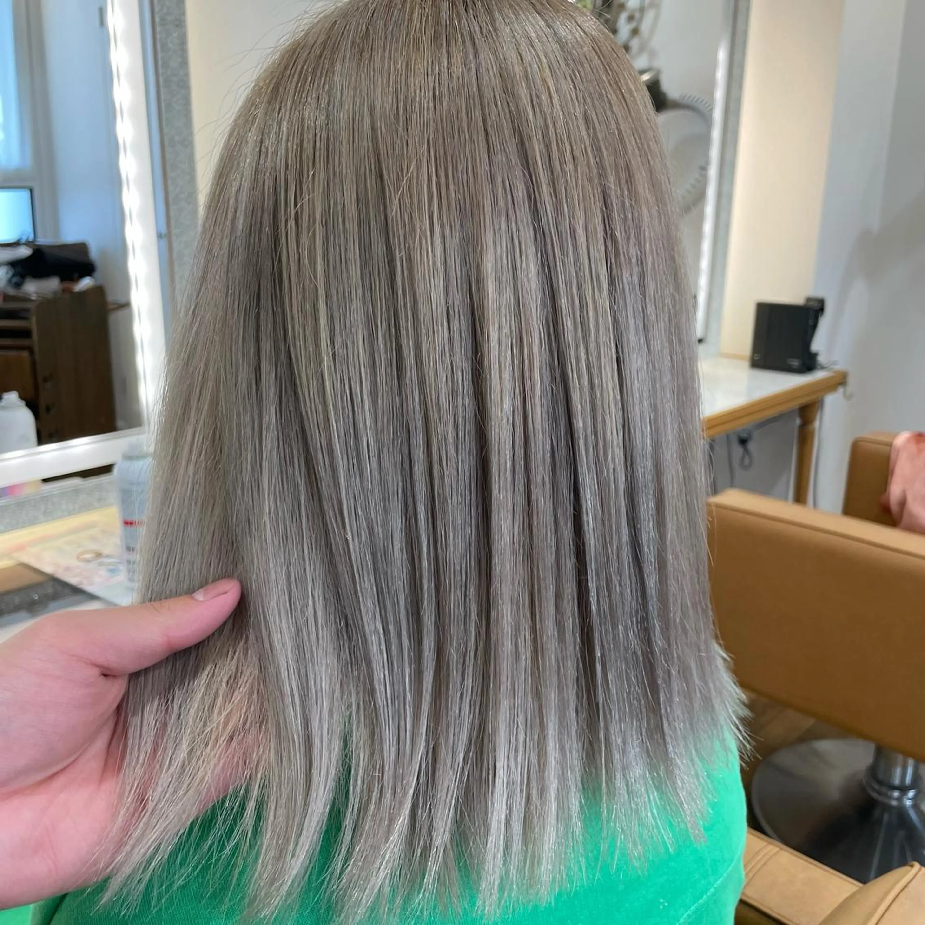 ミディアム ヘアカラー トリートメント ブリーチ毛矯正.髪質 改善.髪にドラマをのヘアスタイル