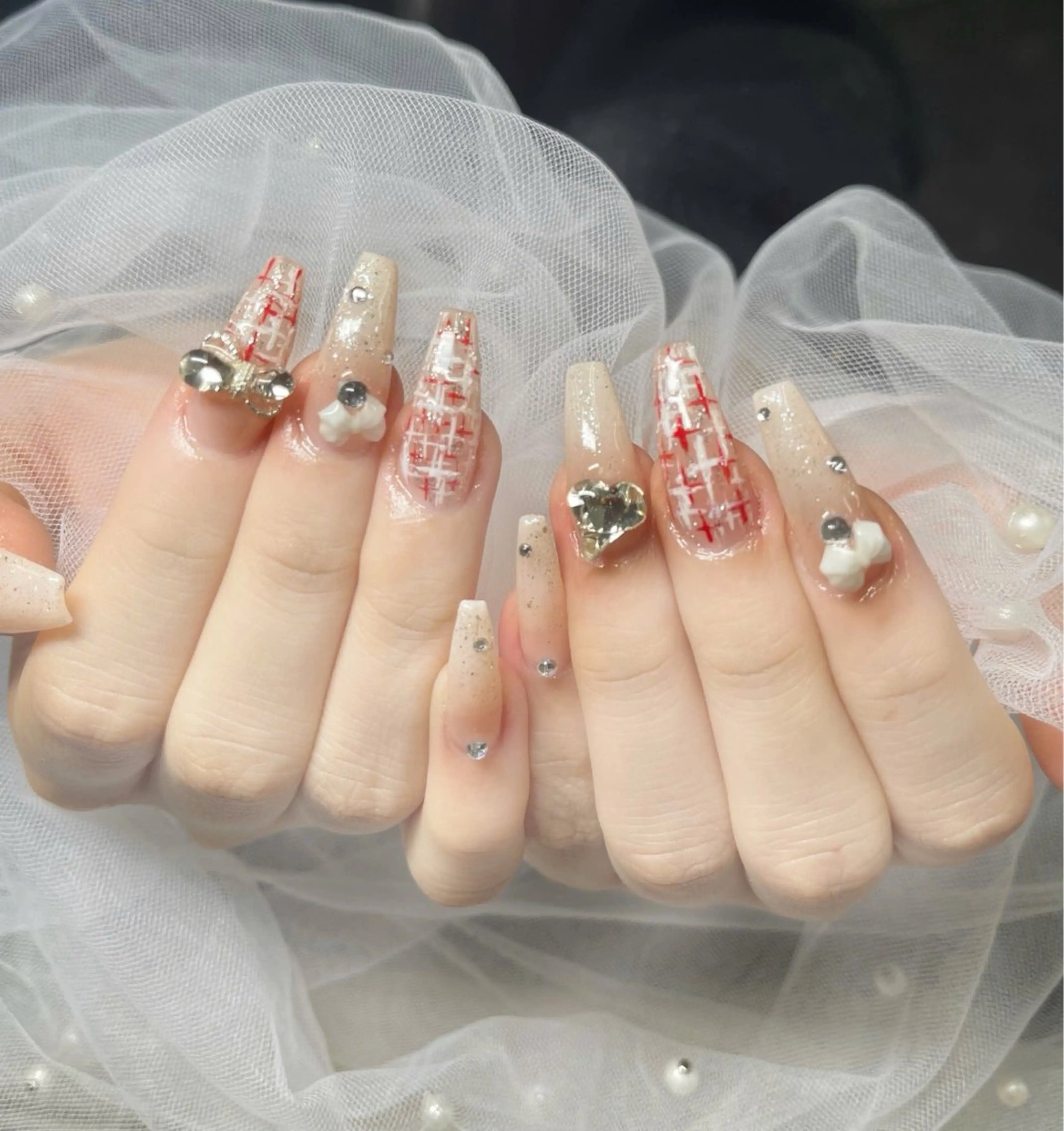 ネイル 長さ出し フットネイル ジェルネイル 韓国ネイル マグネットネイル ハンドネイル YMT NailStudioのネイルデザイン