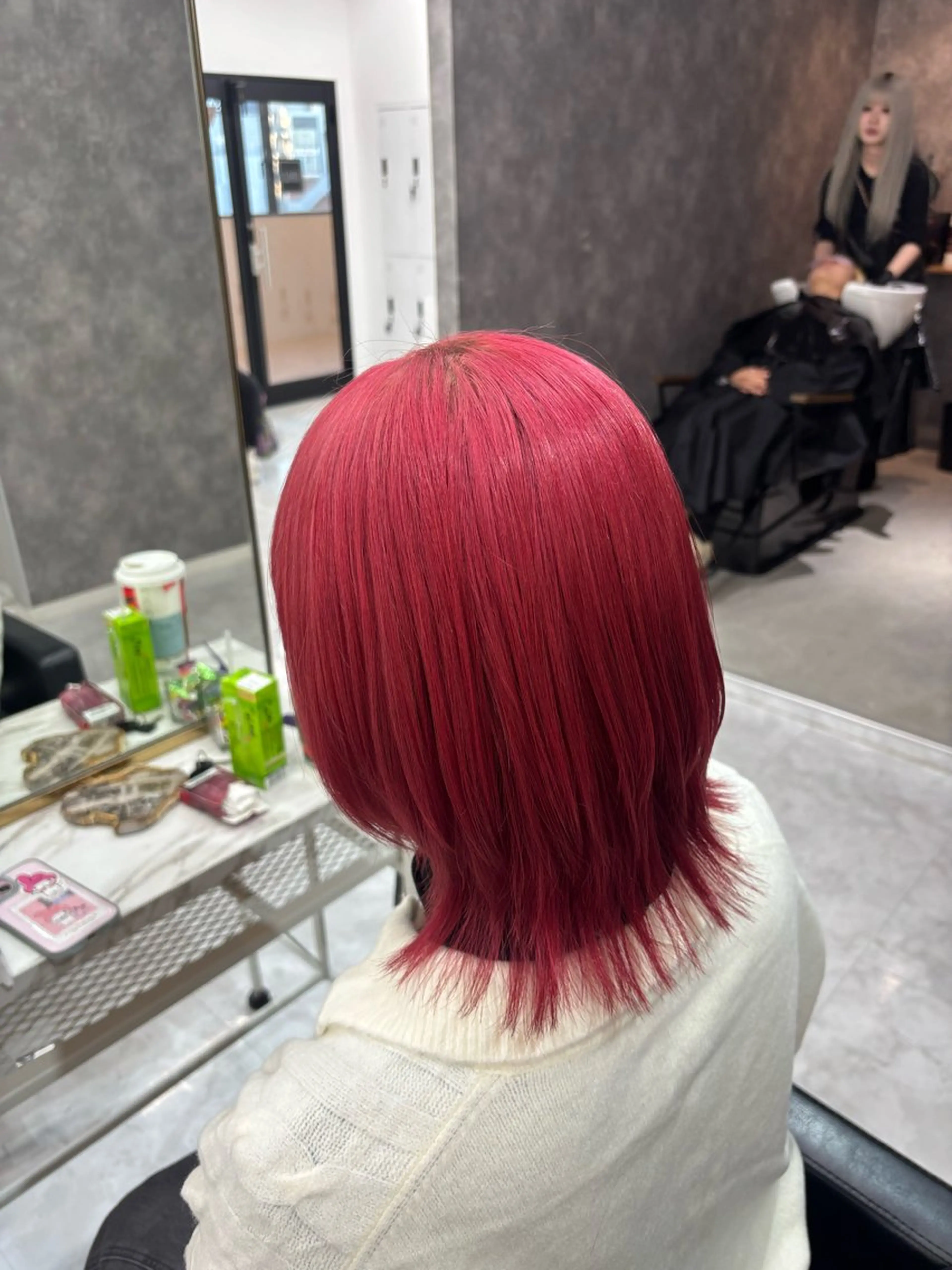 カラー 漆畑 莉奈のヘアスタイル
