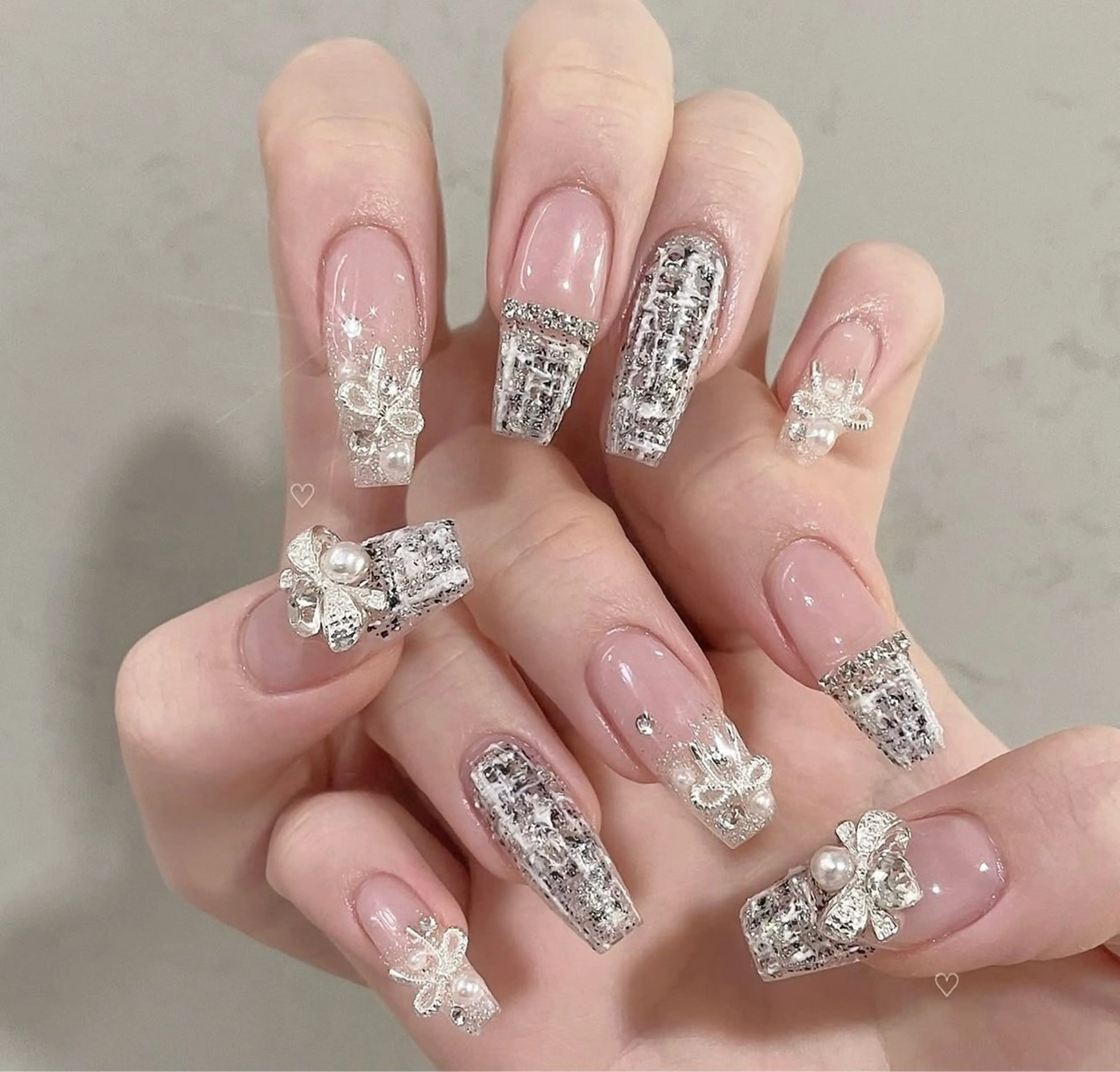 ネイル チークネイル フレンチネイル グラデーション 韓国ネイル マグネットネイル Hana nail所属・Hana Nailのネイルデザイン