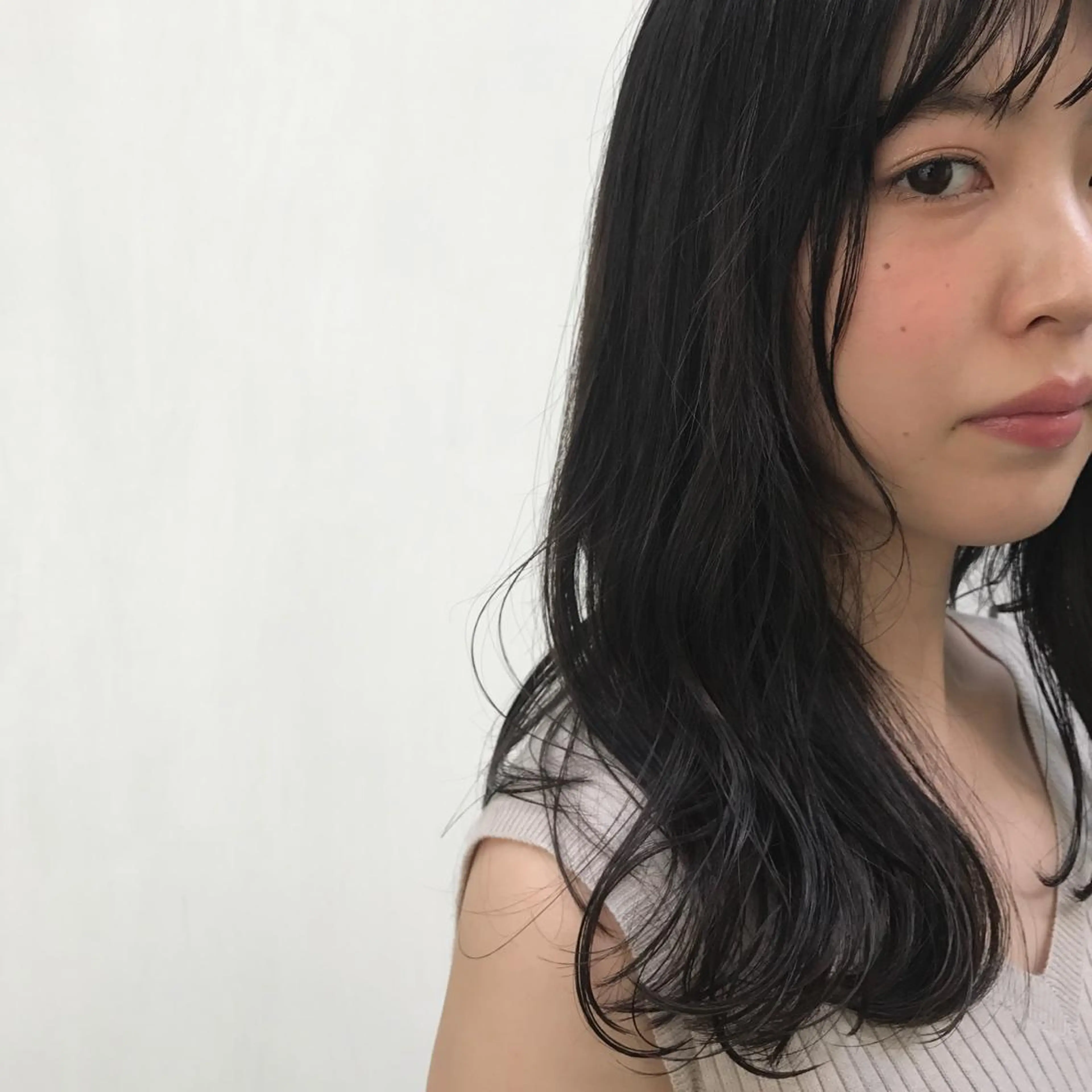 セミロング カラー 日々所属・谷 大地のヘアスタイル