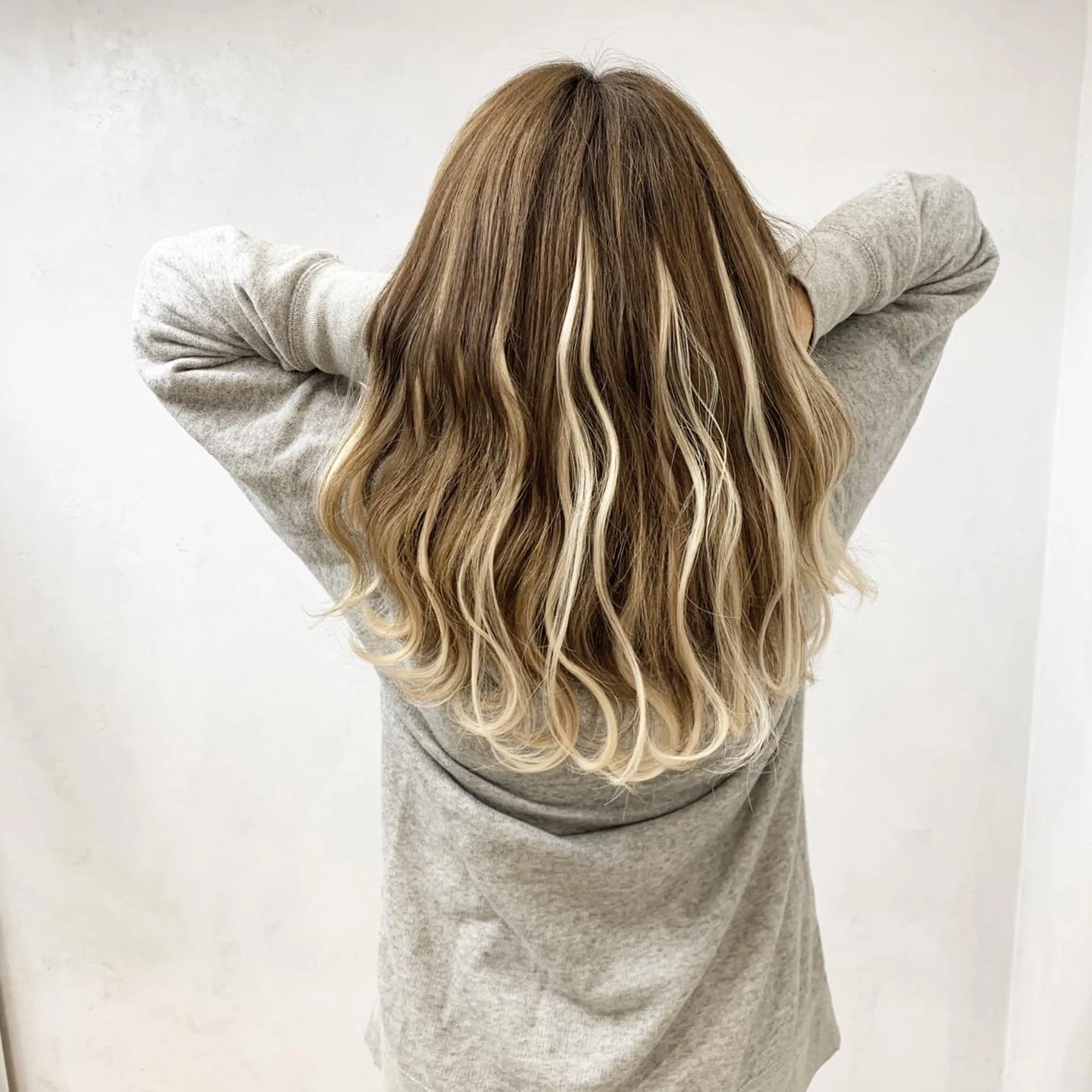 ロング カラー ヘアアレンジ ハイライトカラー エクステ ハイライト エクステ TATSUYA アートディレクターのヘアスタイル