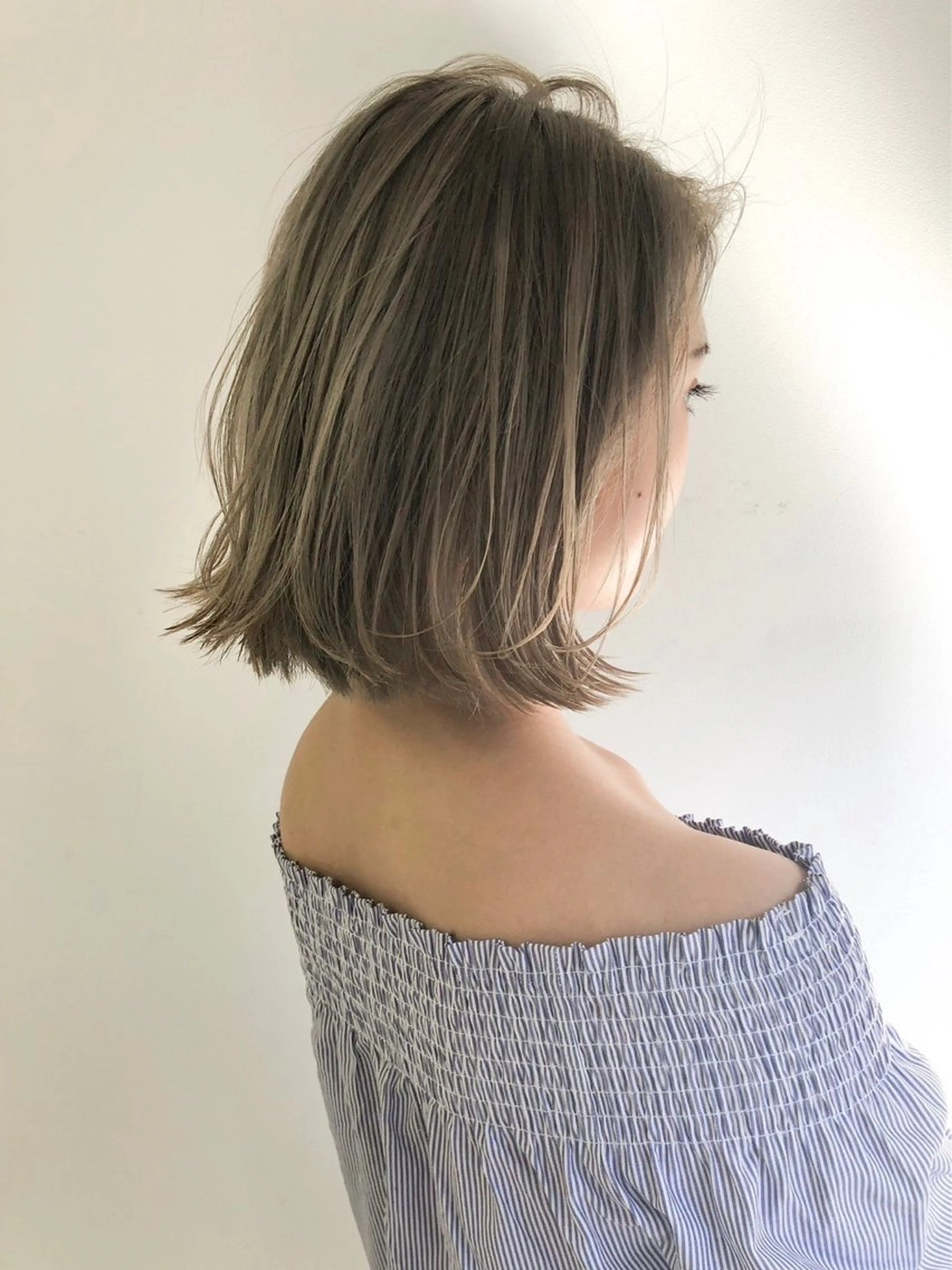 カラー ベージュカラー ブラウンカラー ブラウンベージュ 透明感カラー フォギーベージュ 辺見 葵のヘアスタイル