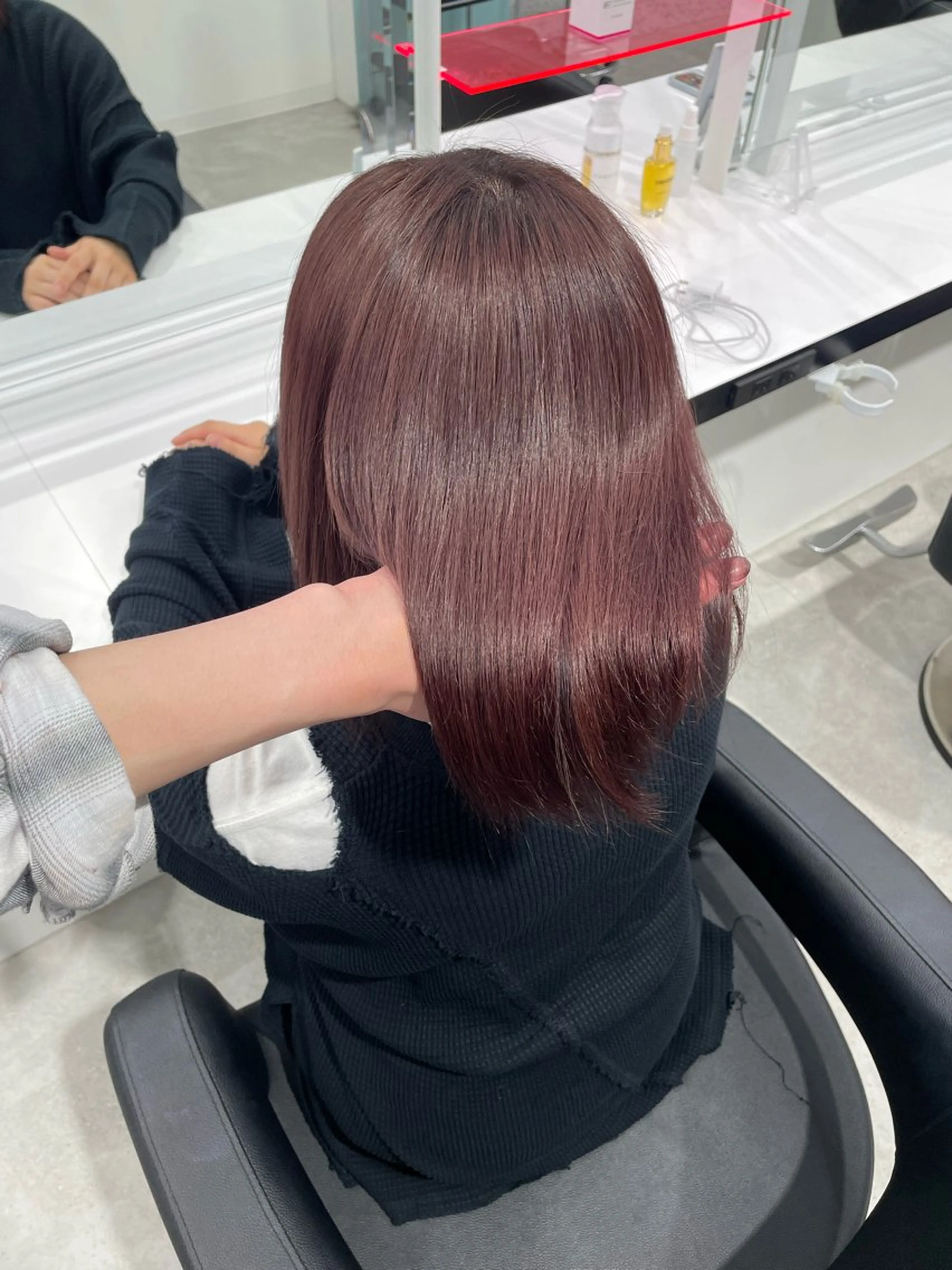 ミディアム カラー エフェクトブリーチ／ レイヤーカット／翔のヘアスタイル