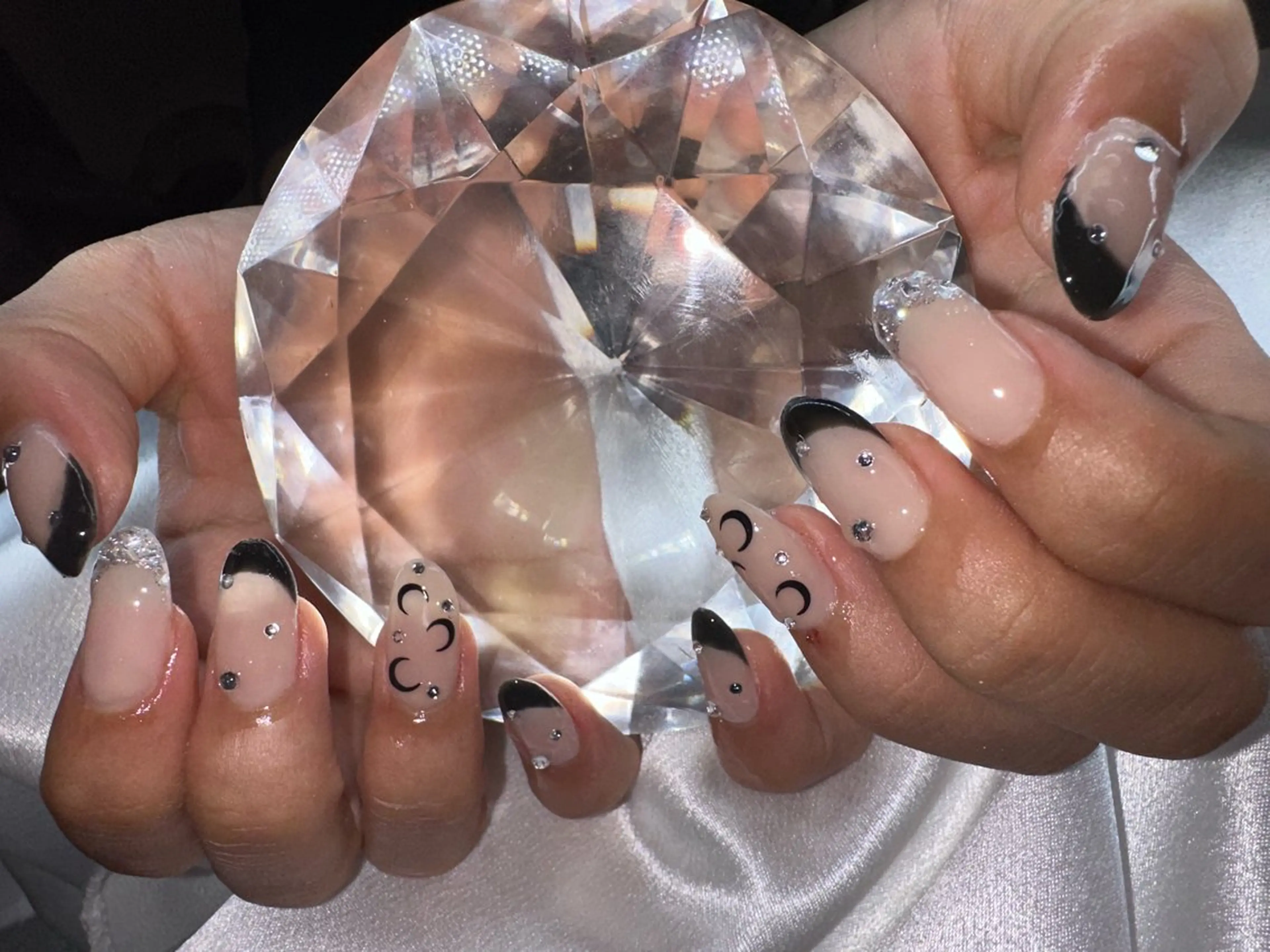 ミディアム ハンドネイル YOKOSUKA🧸 NAIL🌿🫧💛のネイルデザイン