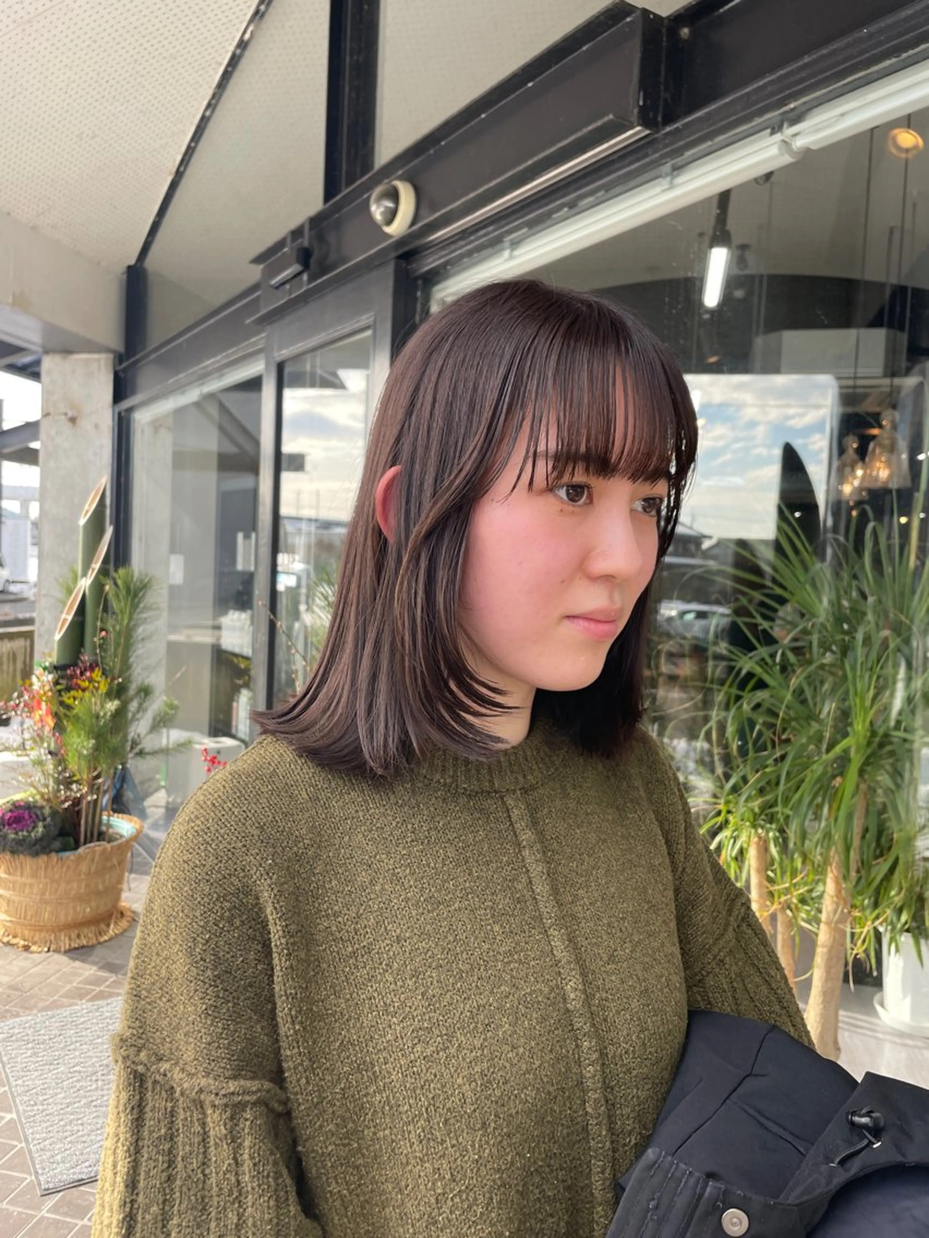 ミディアム レイヤーカット alu所属・マキノ キョウカのヘアスタイル