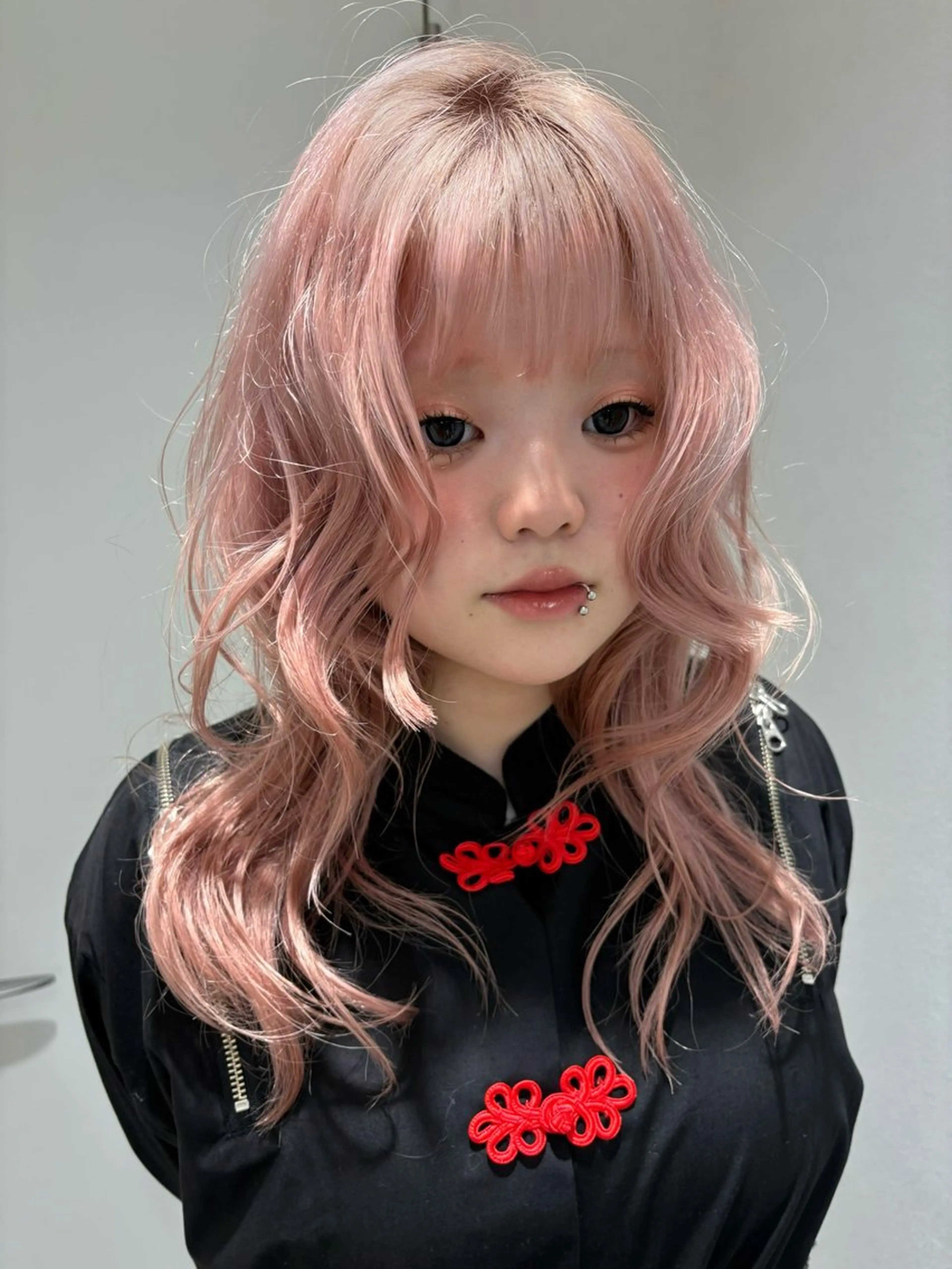 セミロング カラー ヘアアレンジ ベージュカラー ブリーチ ブロンド デザインカラー ミルクティーベージュ ヘアカラー ハイトーン職人/ ムラ修正/拓真のヘアスタイル