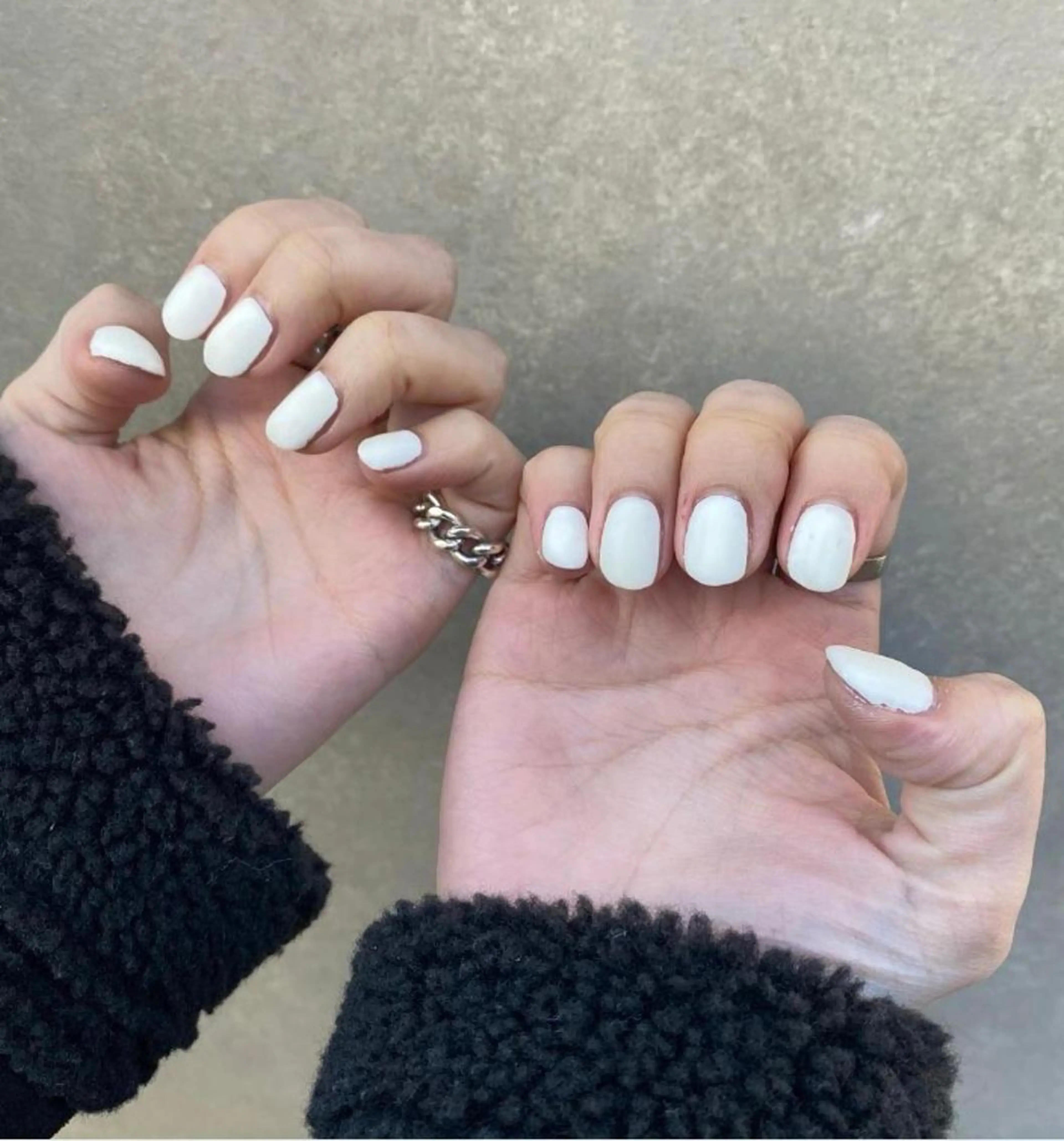 ネイル ワンカラーネイル シンプルネイル ホワイト 淡色ネイル 🎀moeのネイルデザイン