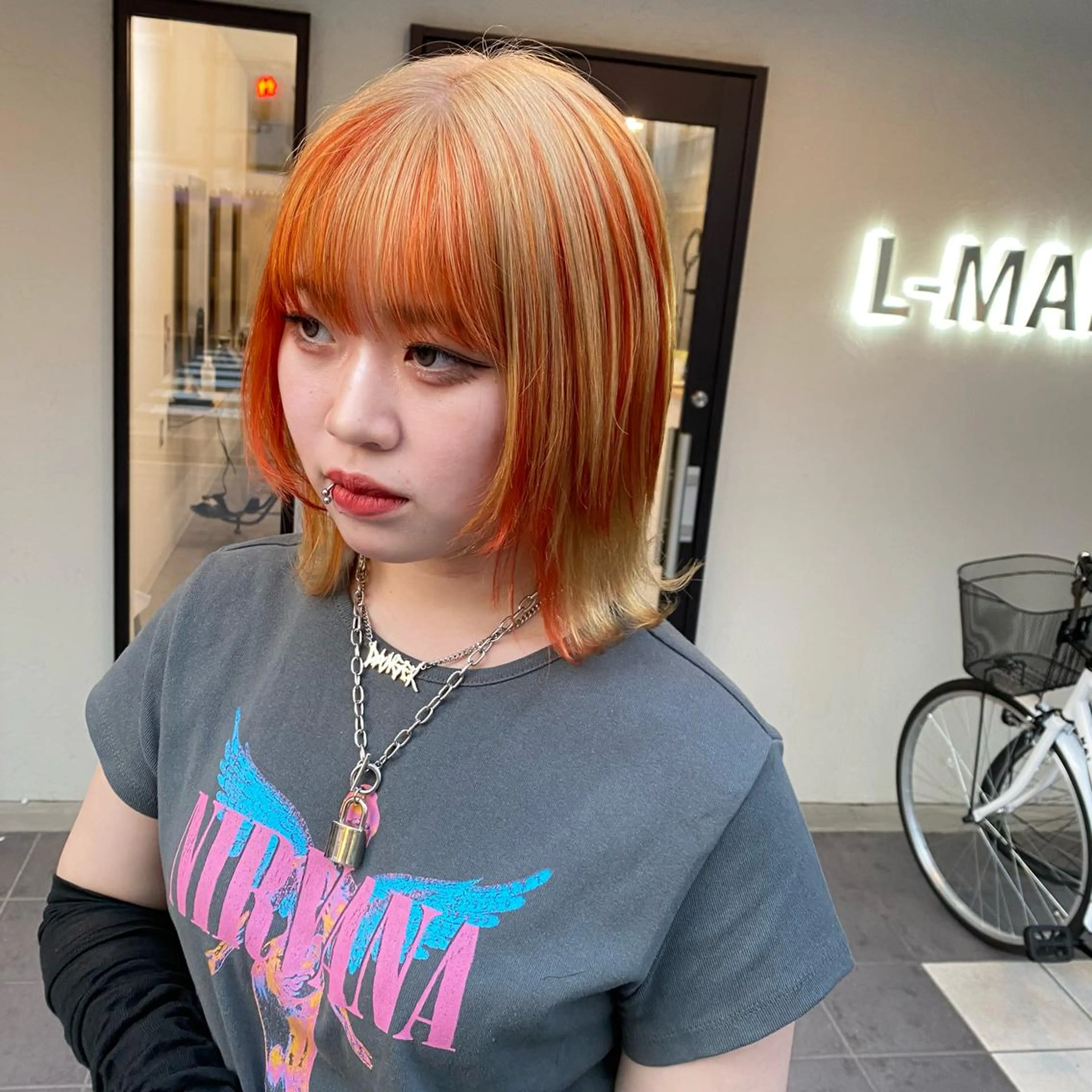 ショート カラー ブリーチ デザインカラー ハイトーンカラー 似合わせカット sunc所属・梅田l大人韓国ヘア レイヤー×艶カラーのヘアスタイル