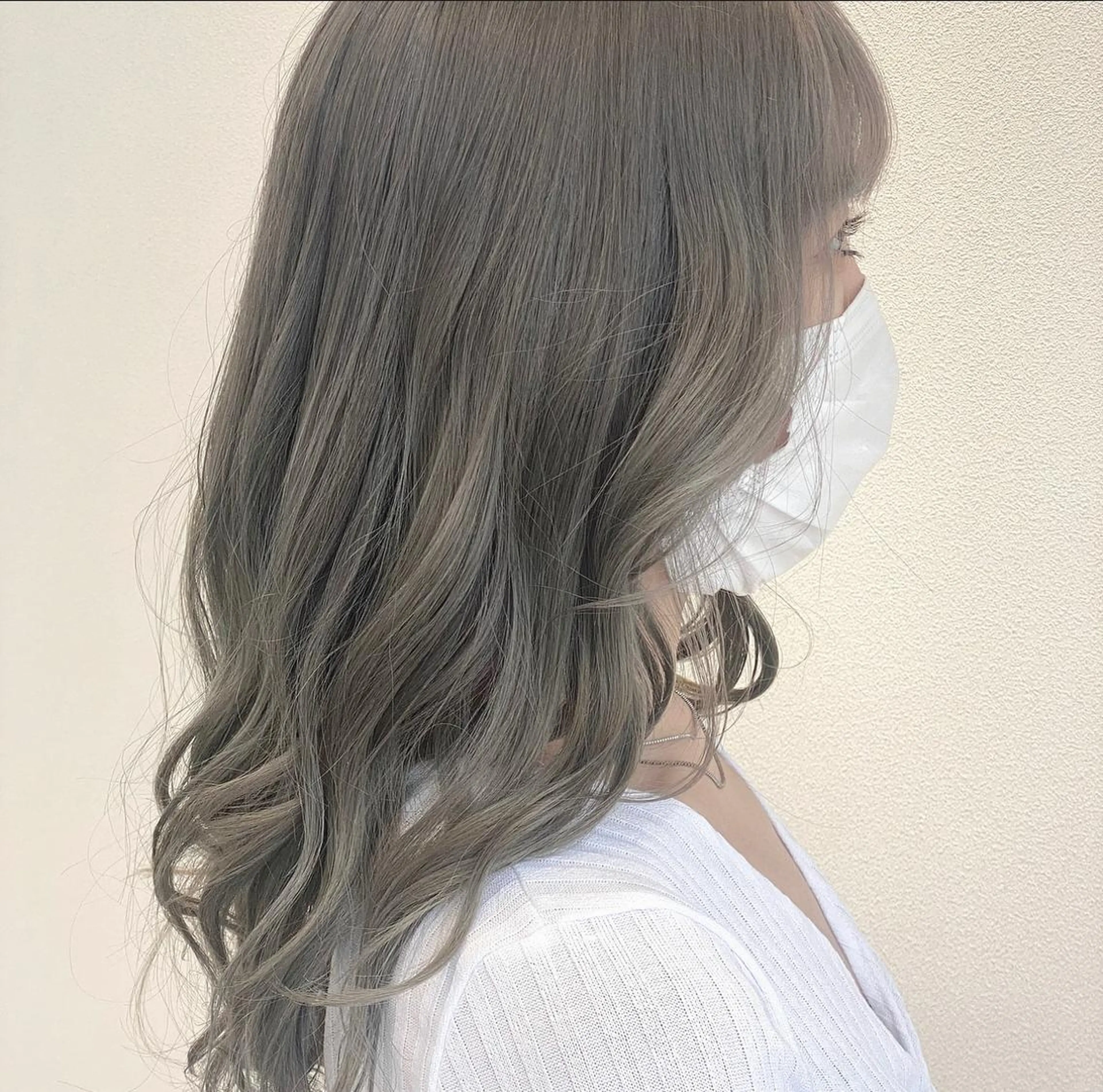 ロング カラー ブリーチ グレージュ カーキグレージュ 💘韓国カラー💘 クルミのヘアスタイル