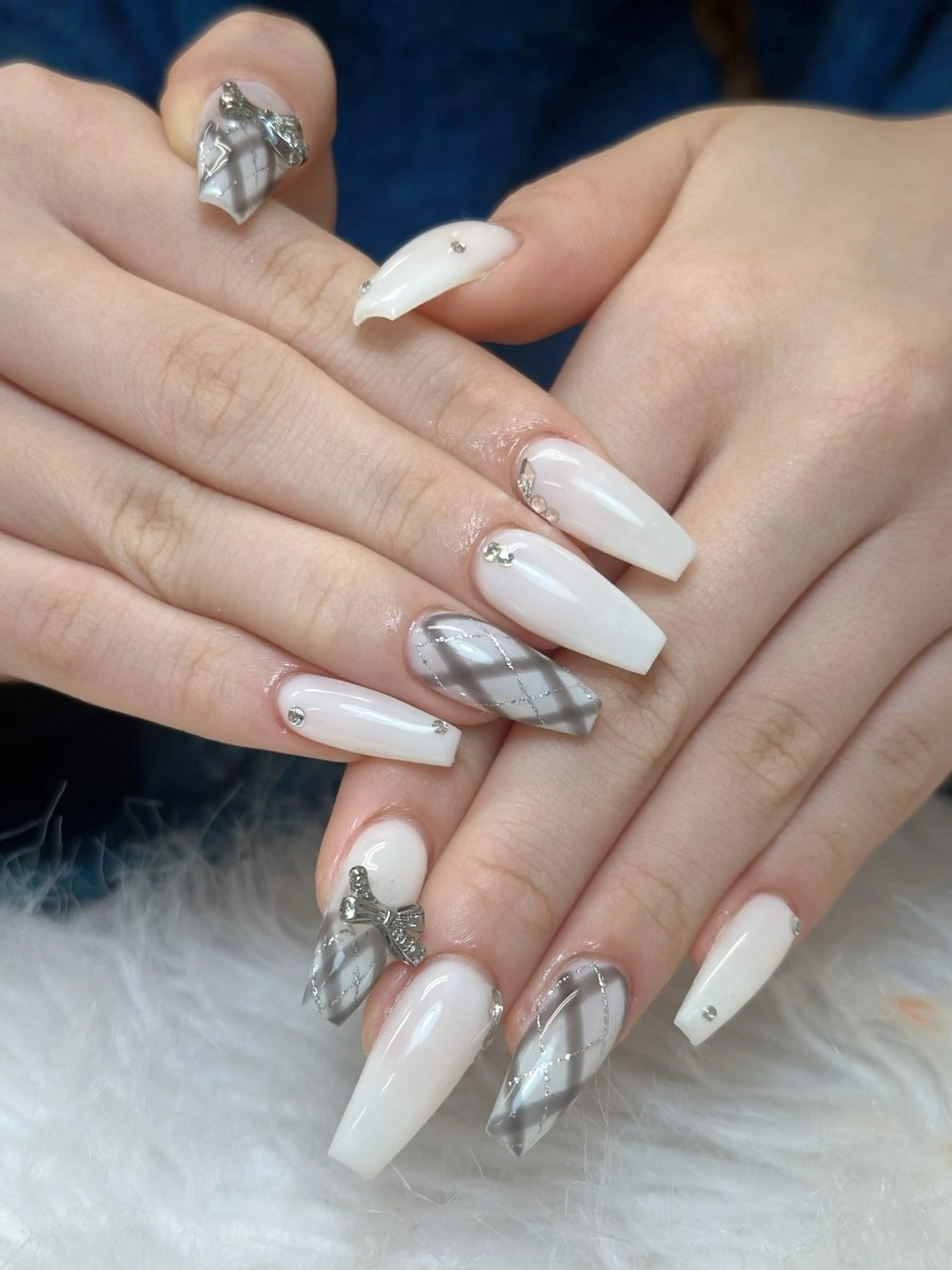 ネイル アートネイル ジェルネイル ニュアンスネイル シンプルネイル ネイルチップ ハンドネイル Nienail_ Luxeのネイルデザイン