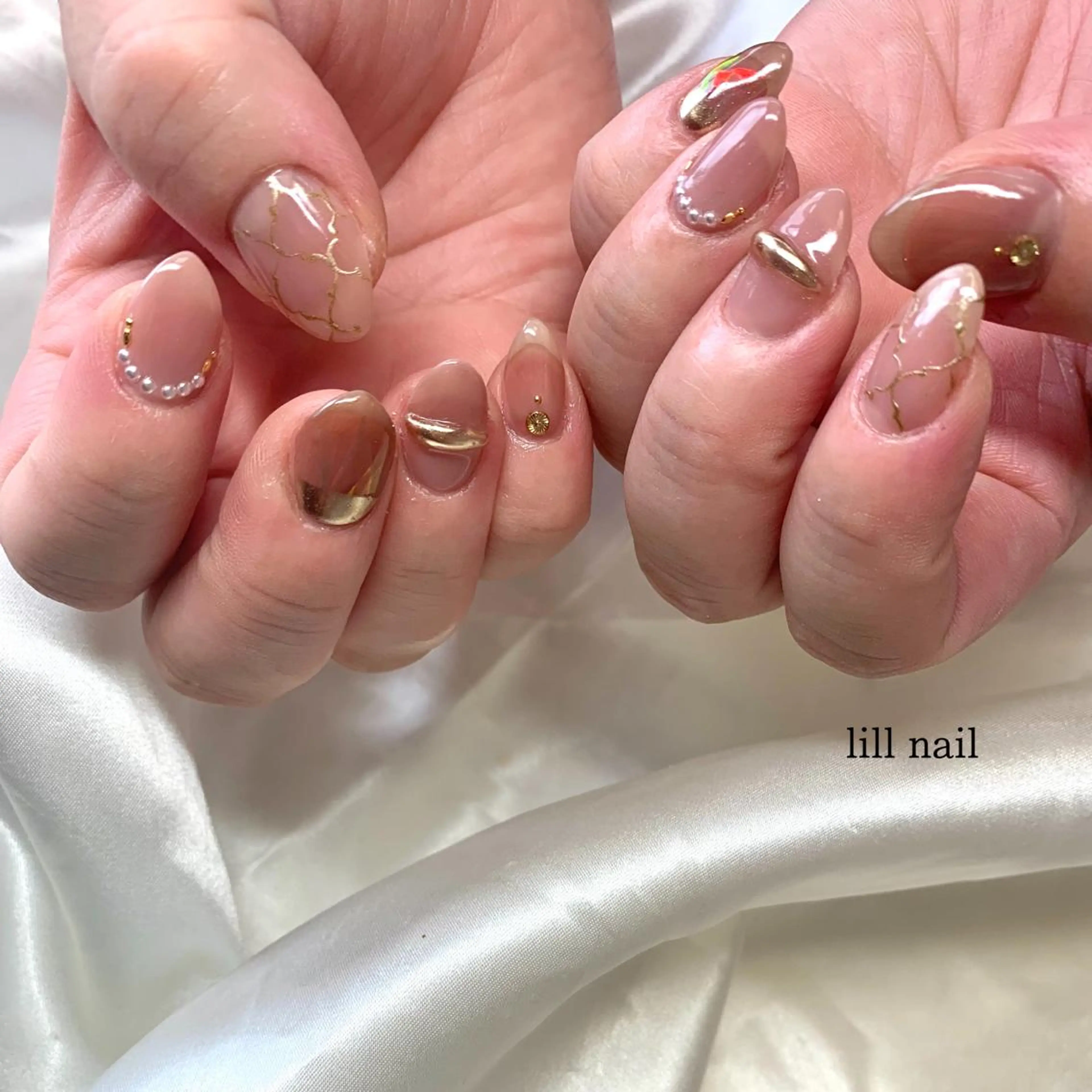 ミディアム pllia beautyのネイルデザイン