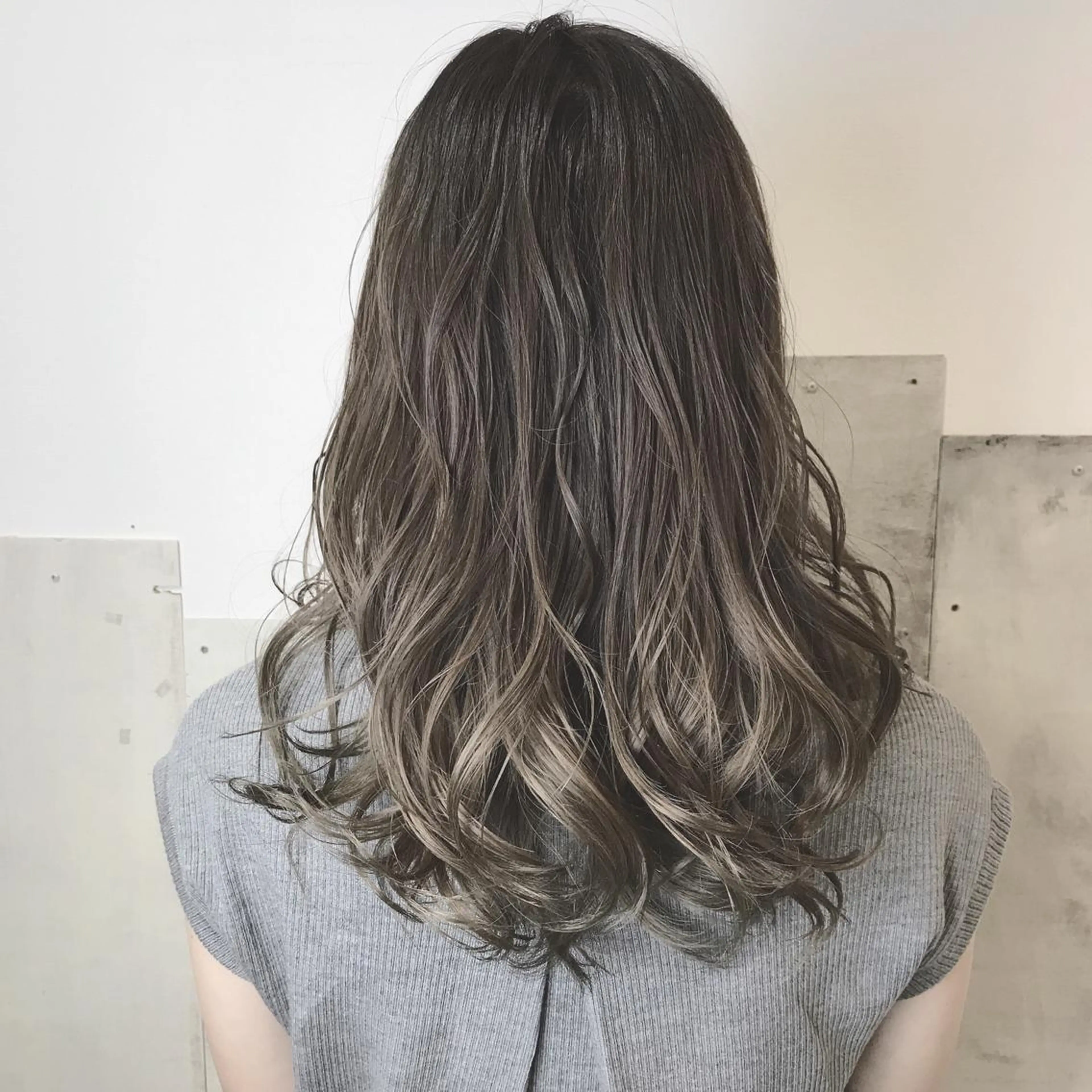 セミロング カラー 丸山 史香のヘアスタイル