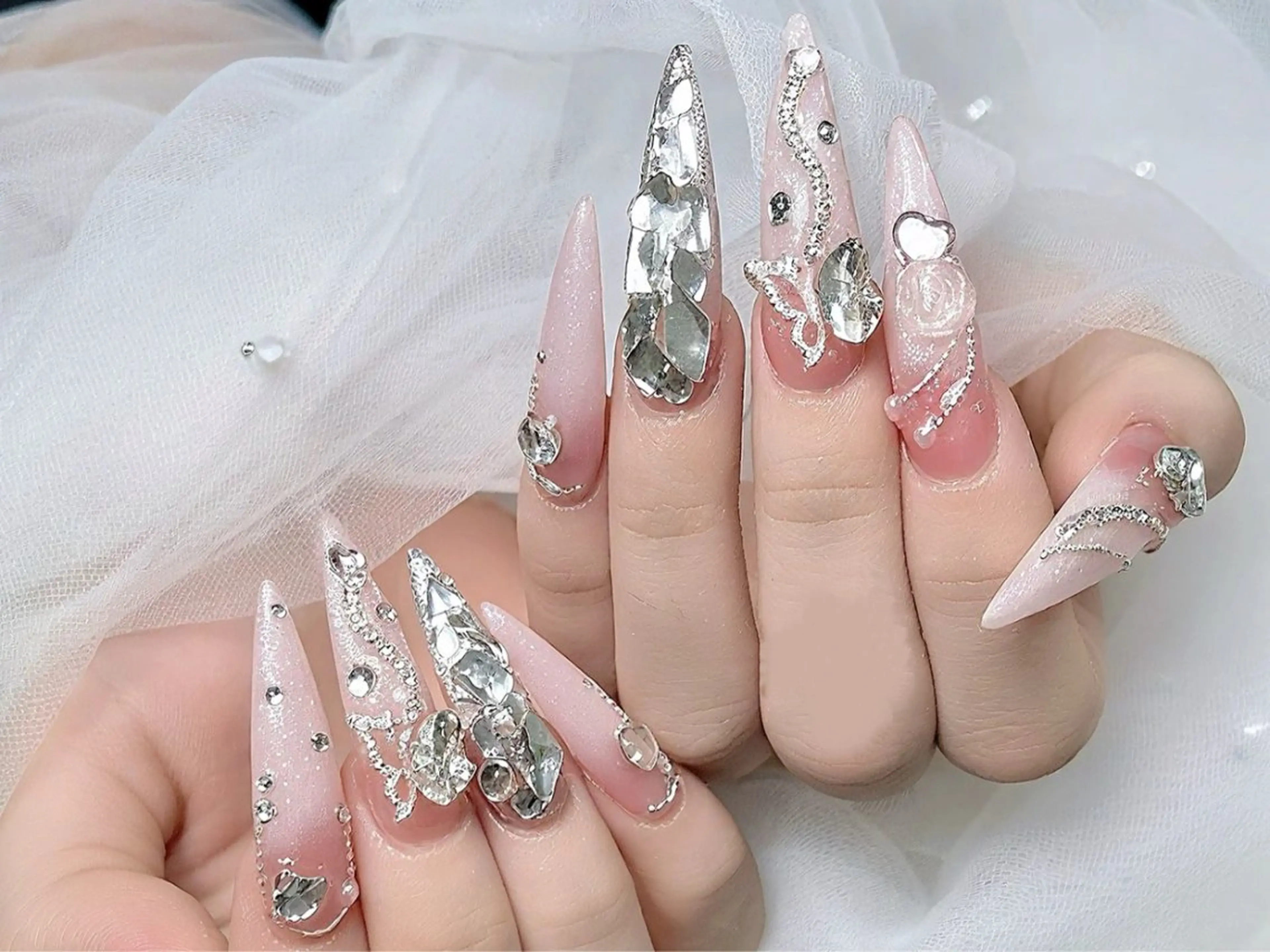 ネイル アートネイル チークネイル 長さ出し フラワーネイル ジェルネイル YK Beauty Salonのマツエク・マツパデザイン