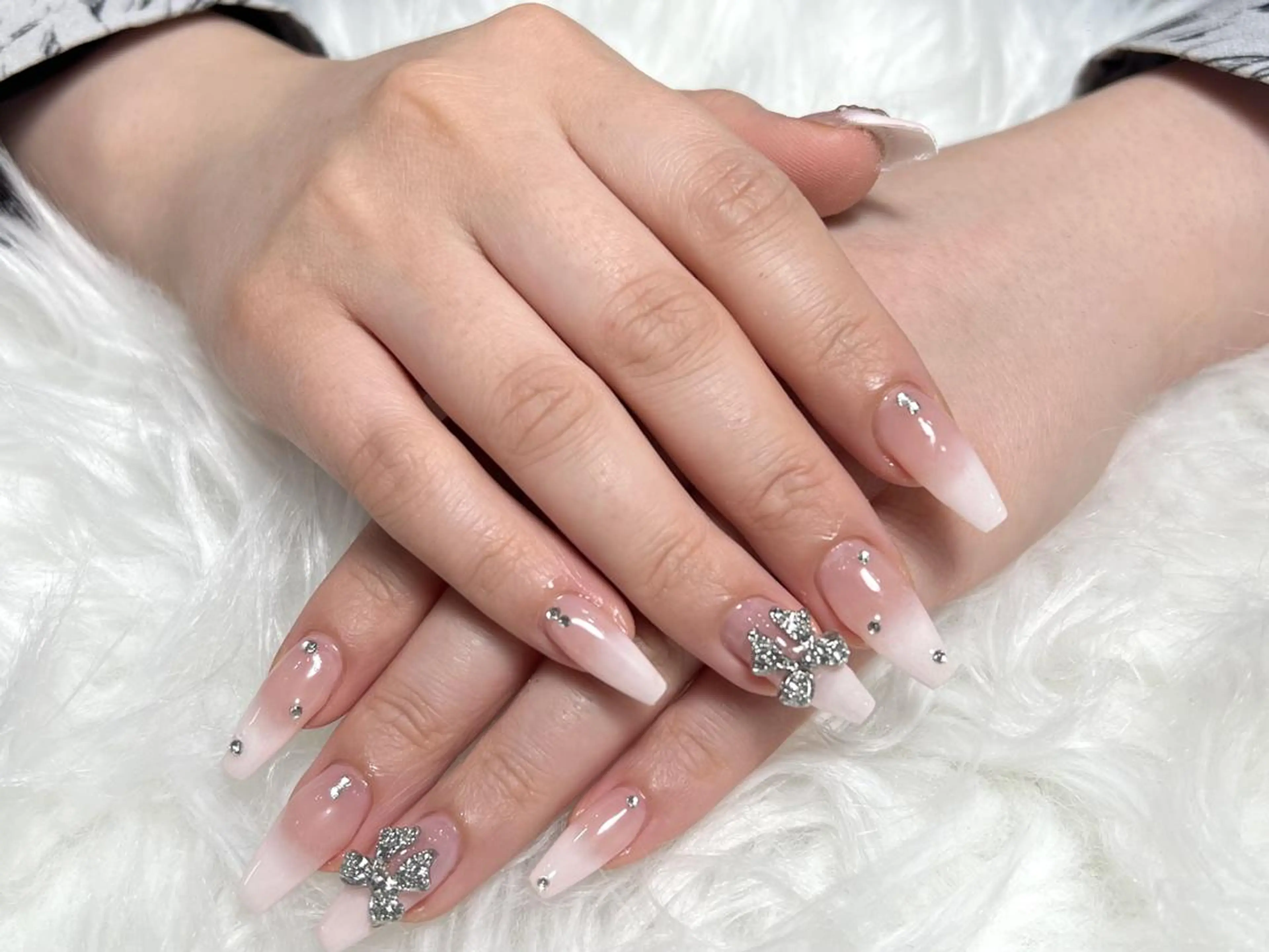 ネイル 長さ出し グラデーション 卒業式 キラキラネイル マグネットネイル YUNA Belle Nail 池袋のネイルデザイン