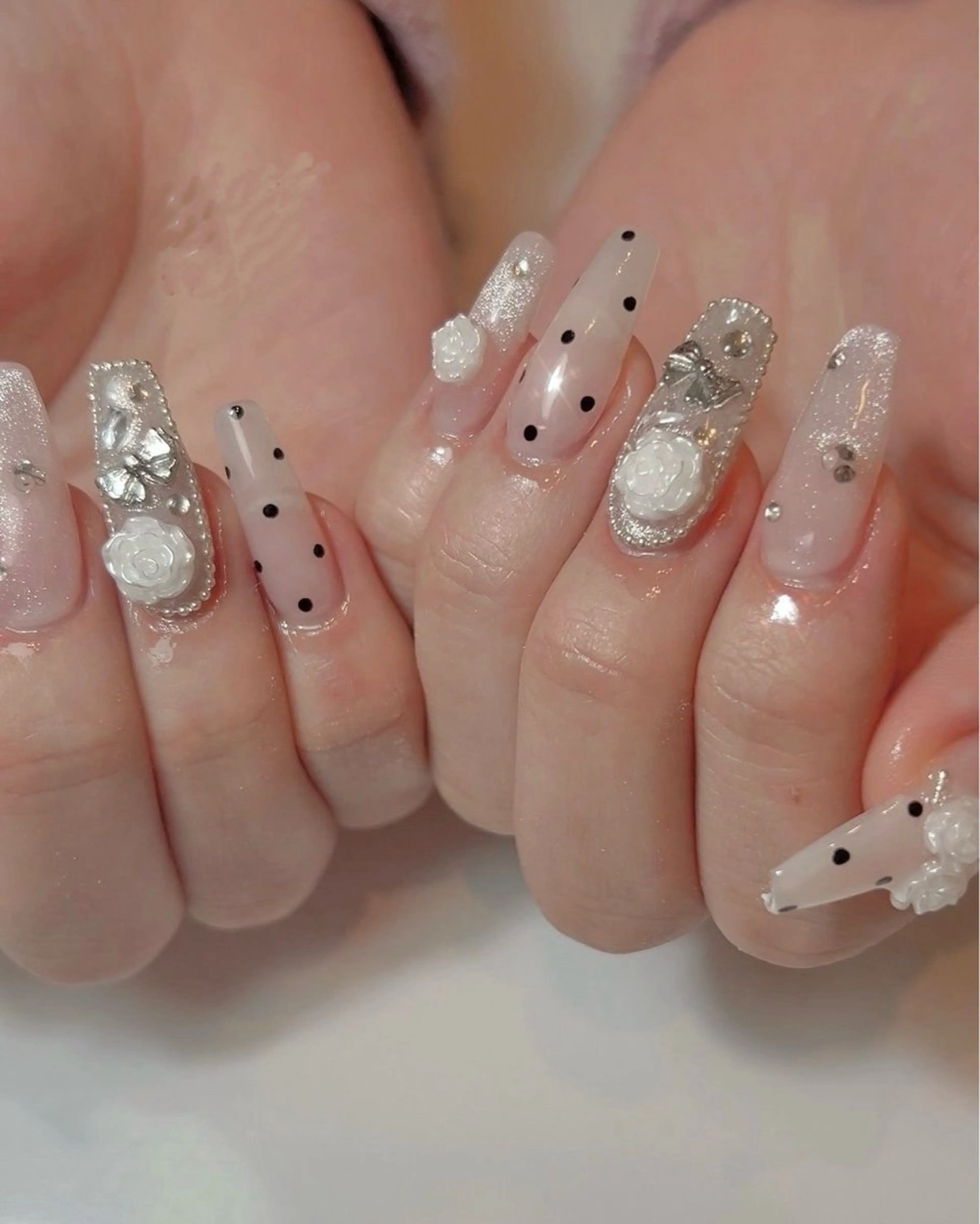 ネイル フレンチネイル ジェルネイル マグネットネイル 持ち込み ニュアンスネイル ハンドネイル Ribbonnail salonのネイルデザイン