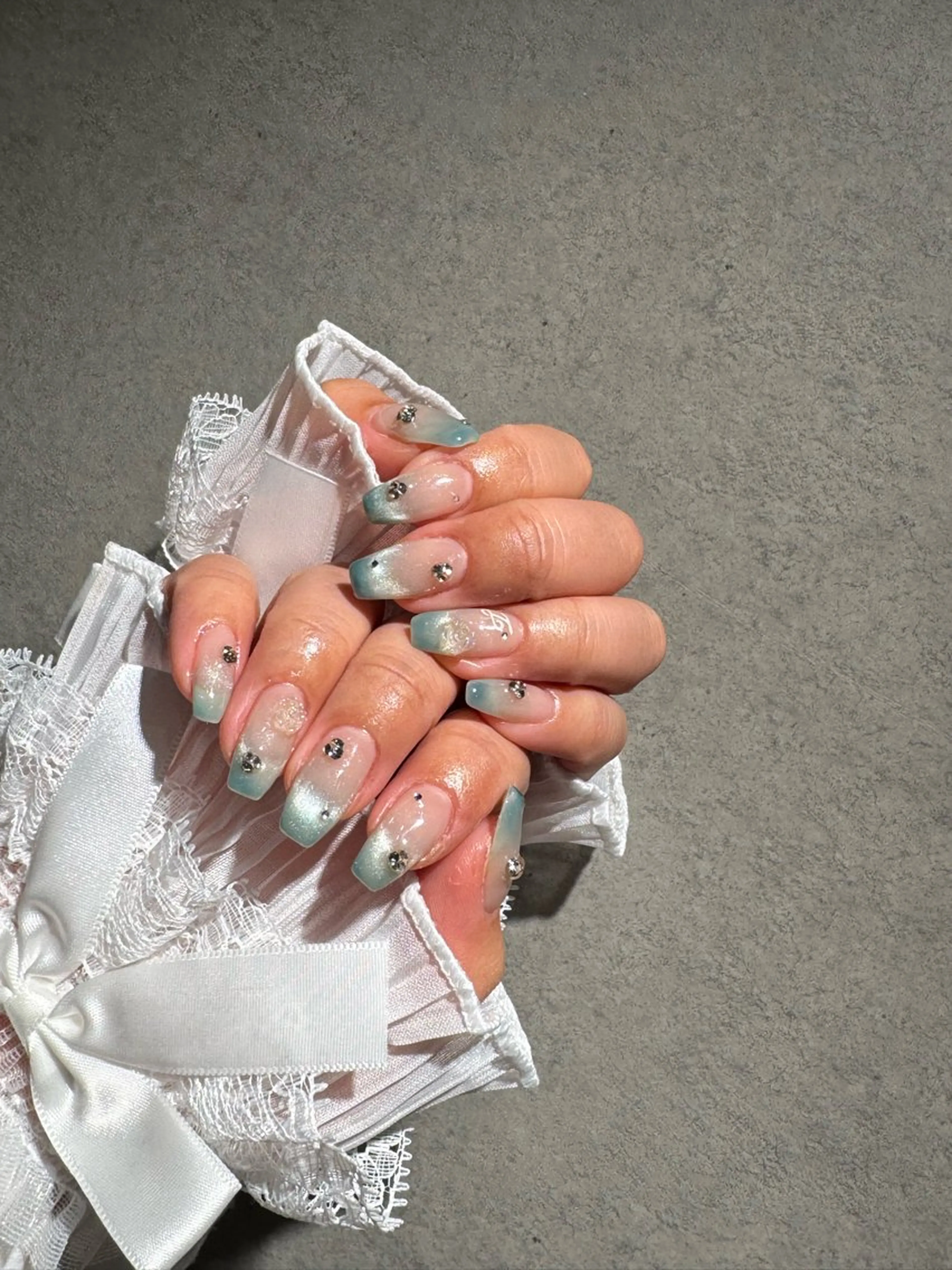 ネイル I-nailロング /ワンホン/キラキラのネイルデザイン