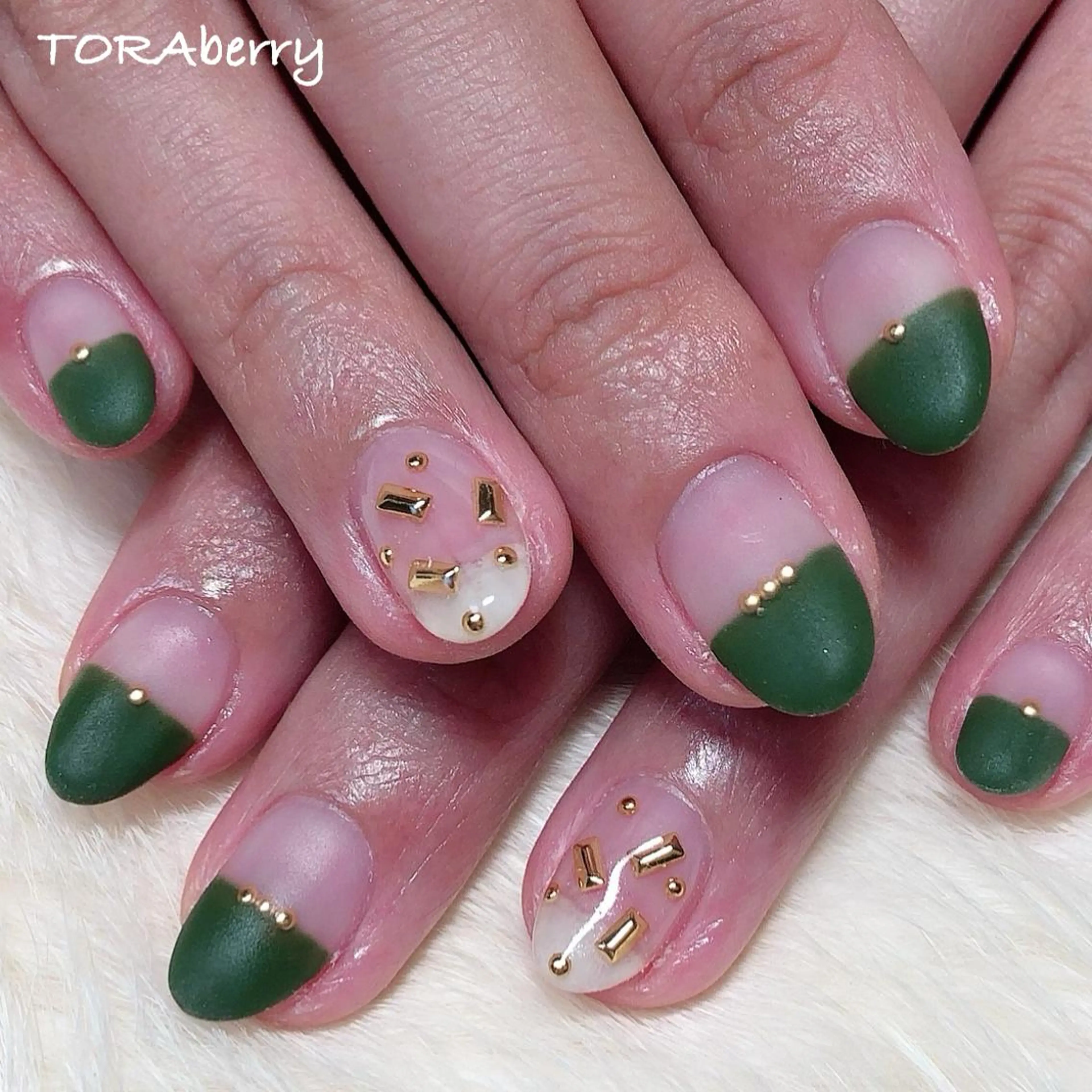 ネイル フレンチネイル ハンドネイル ネイリスト なつみのネイルデザイン