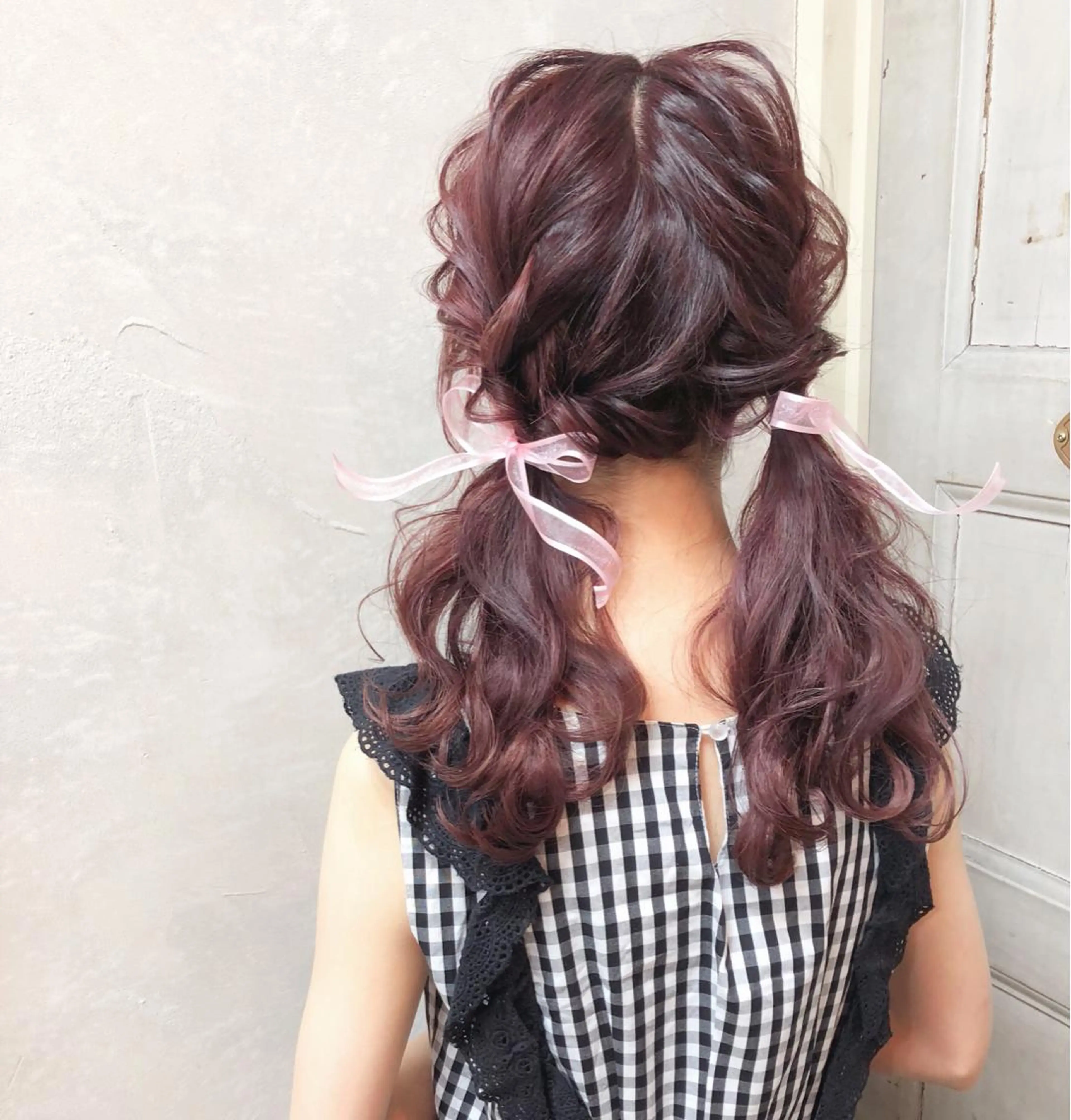 セミロング カラー ヘアアレンジ ツインテール ピンクカラー autre所属・大久保 ひでなりのヘアスタイル