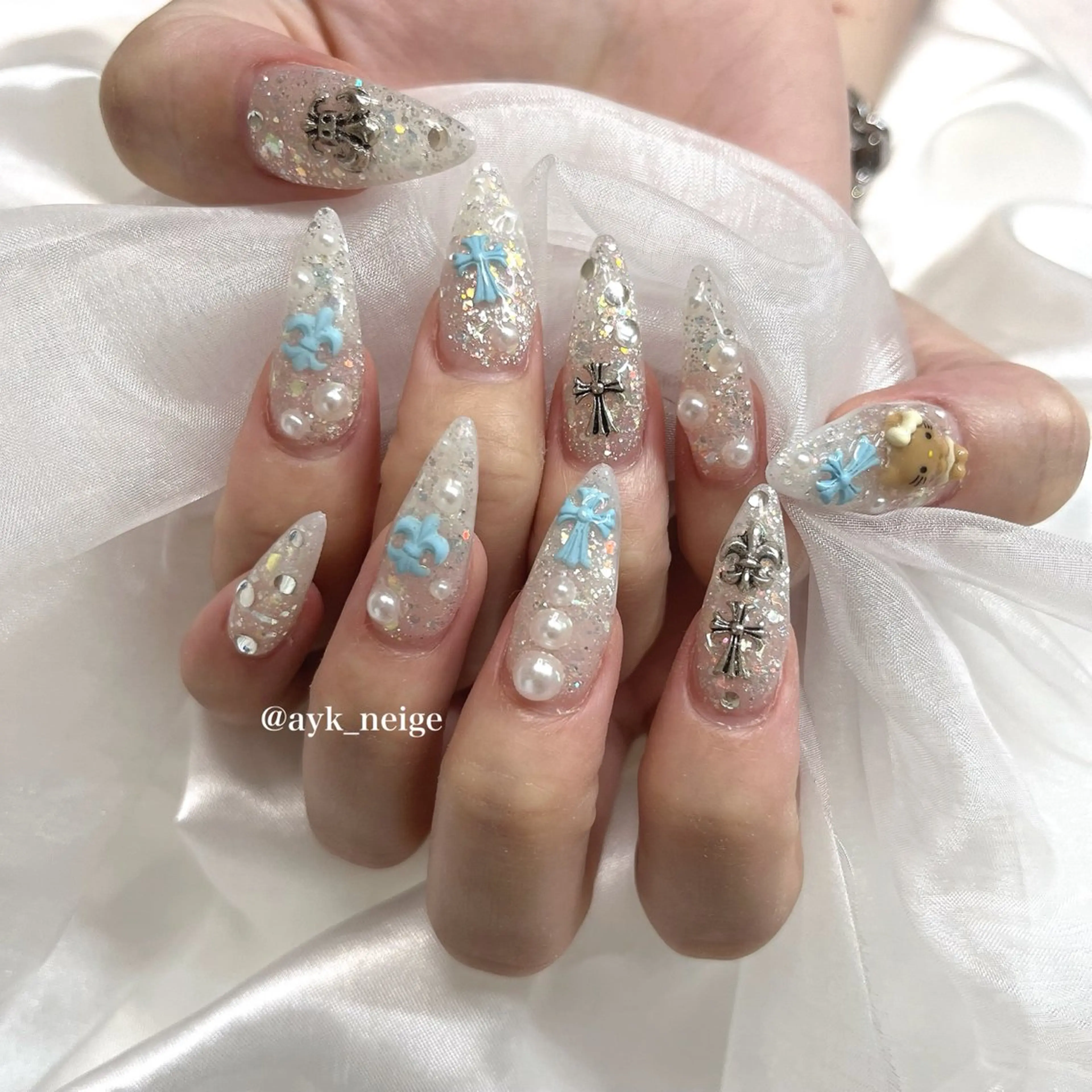 ネイル フットネイル フレンチネイル キラキラネイル 韓国ネイル マグネットネイル n'eige nail所属・大谷 綾香のネイルデザイン