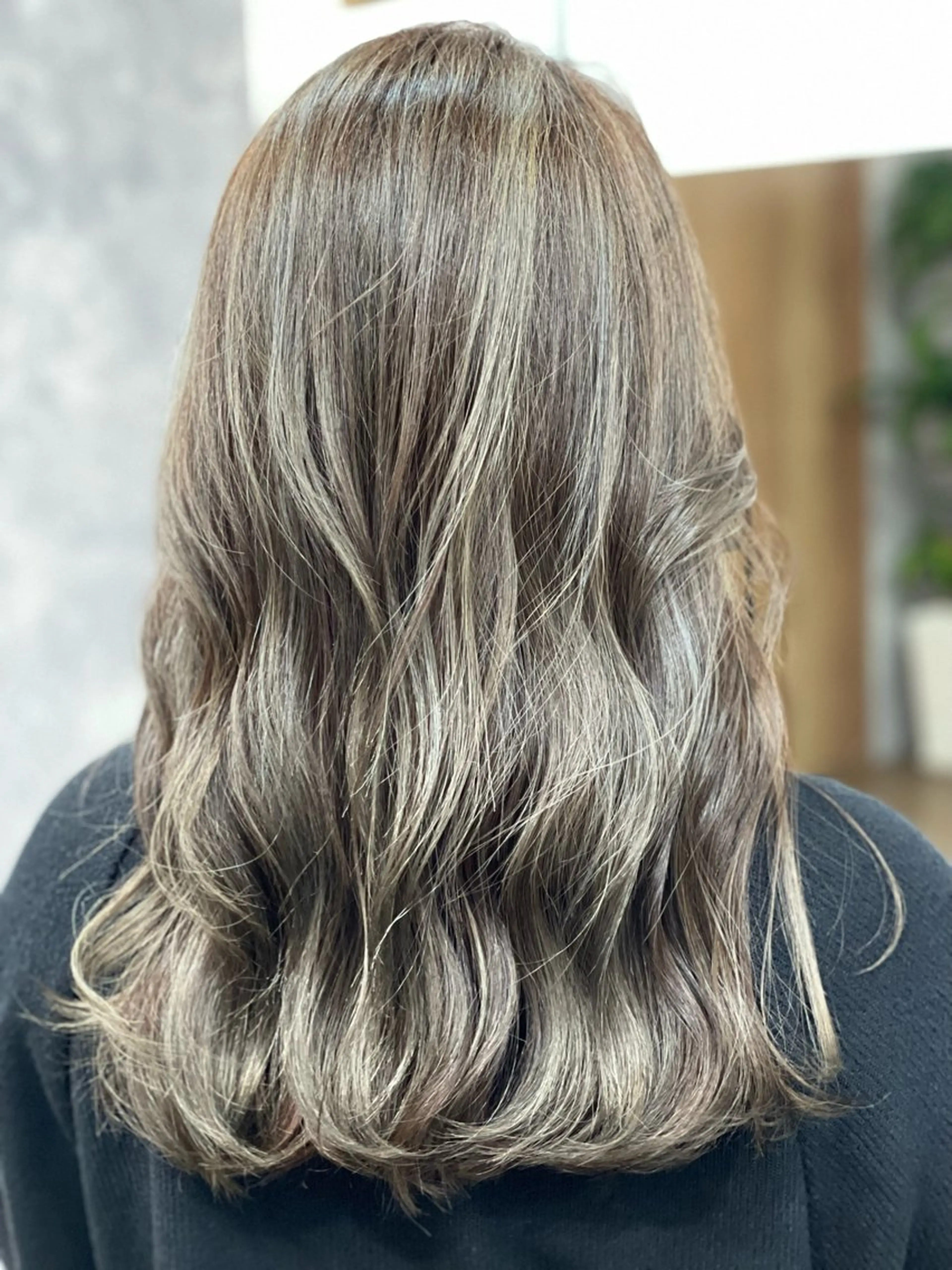 ロング カラー グレージュ ハイライトカラー ハイライト Snaly カラー特化ページのヘアスタイル