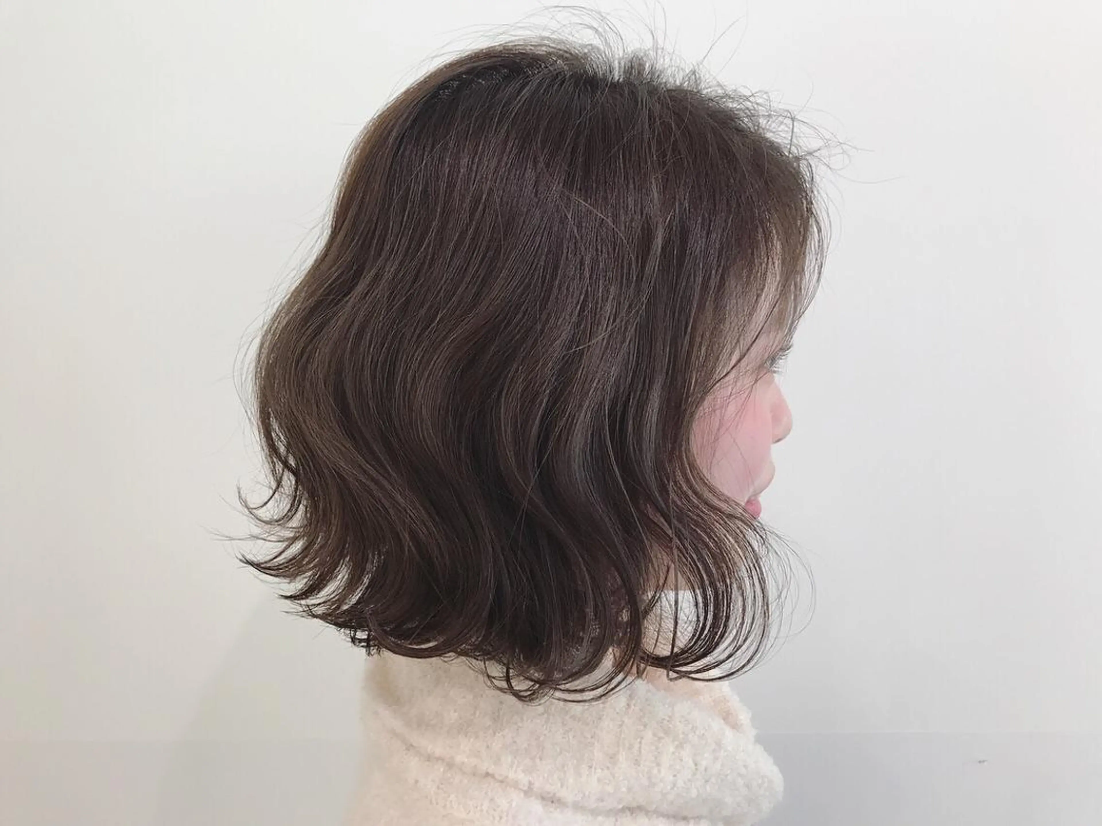 ショート カラー パーマ 透明感カラー グレージュ ボブ すぎやま たくみのヘアスタイル