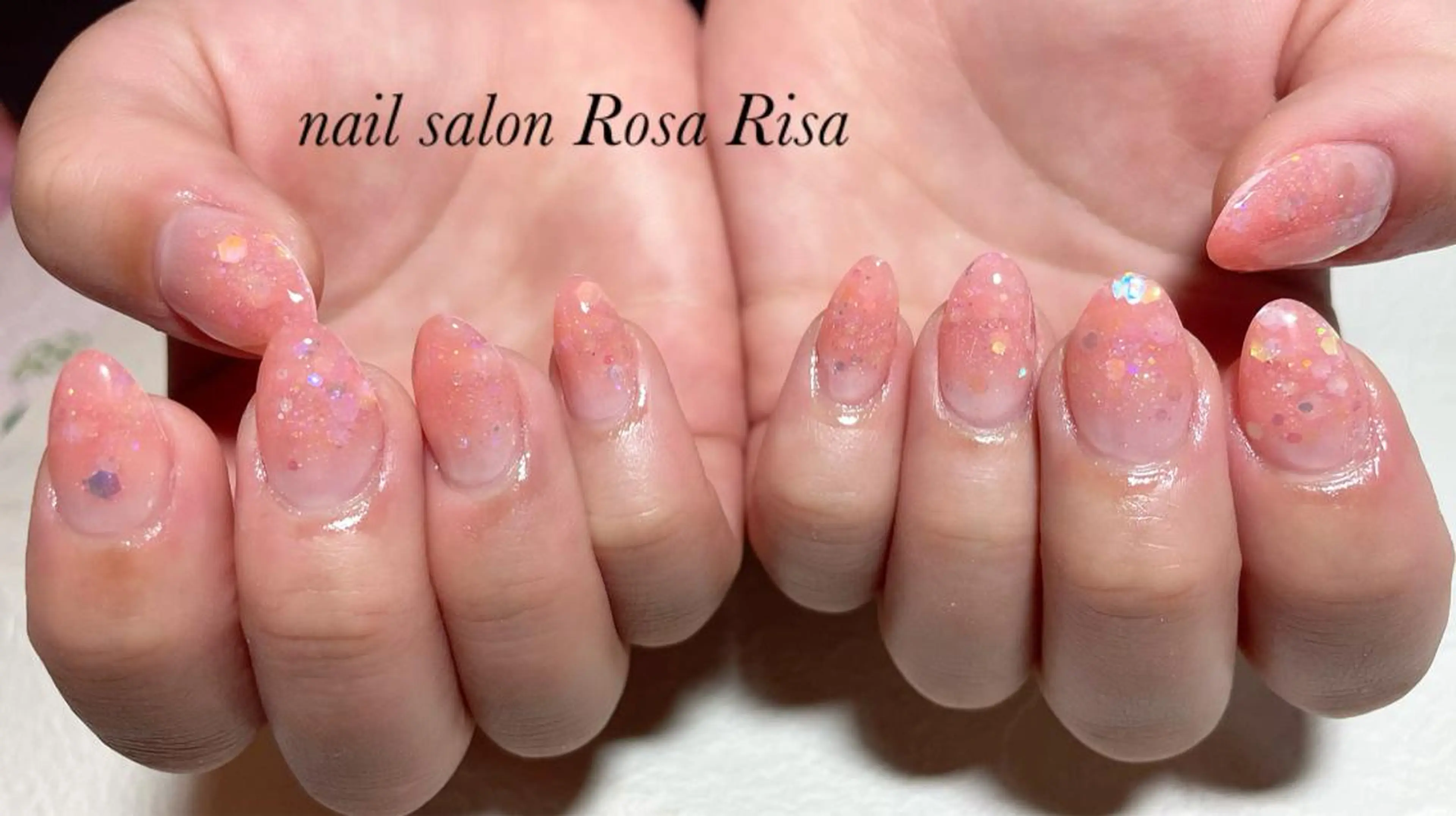 ミディアム ネイル オーロラネイル ピンク スカルプネイル ハンドネイル ネイルスタジオ シェイクユアハンズのネイルデザイン