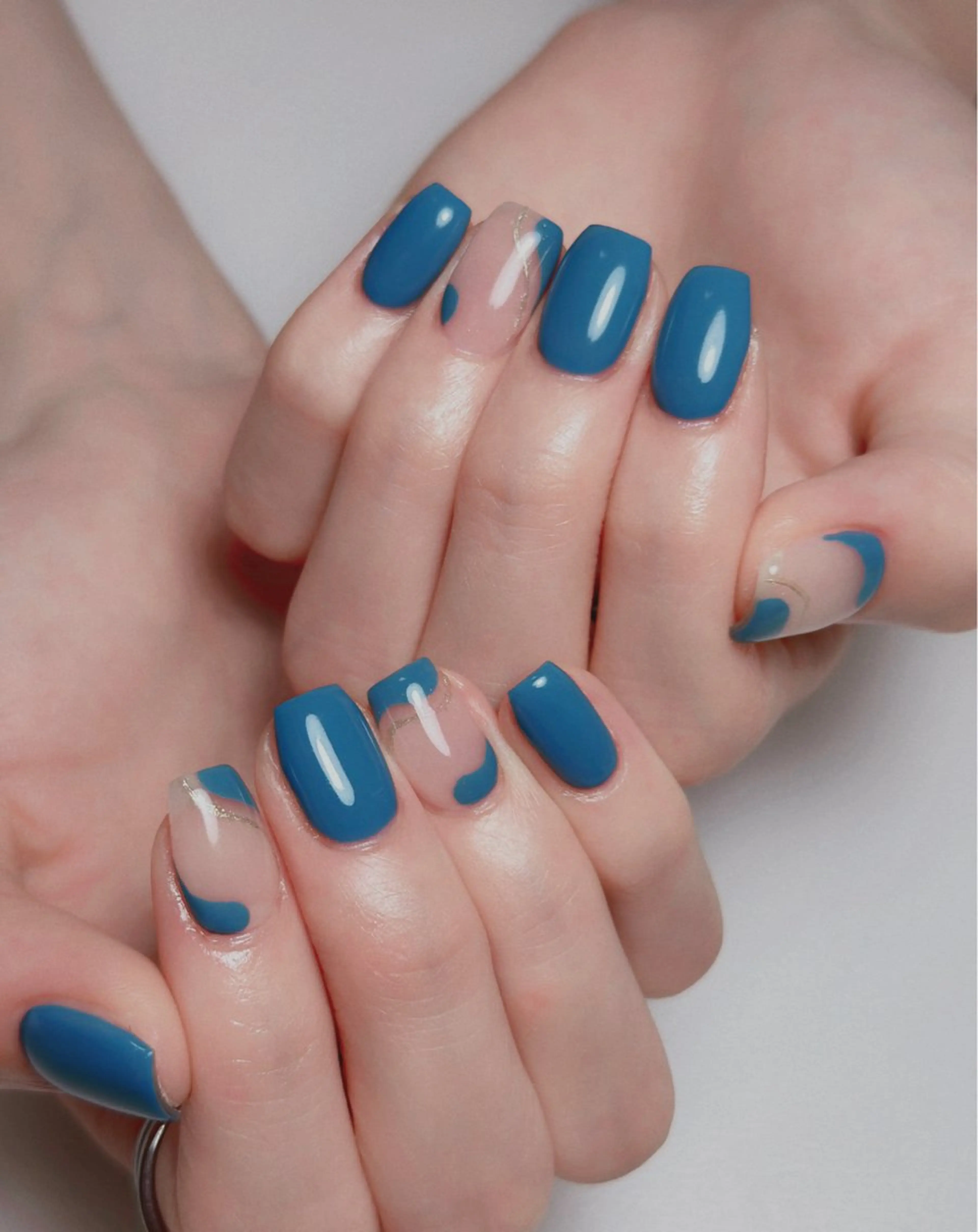 ネイル オーロラネイル 長さ出し フットネイル ラメ(グリッター) ラメグラデーション ハンドネイル 👍thumbs up nail👍のネイルデザイン